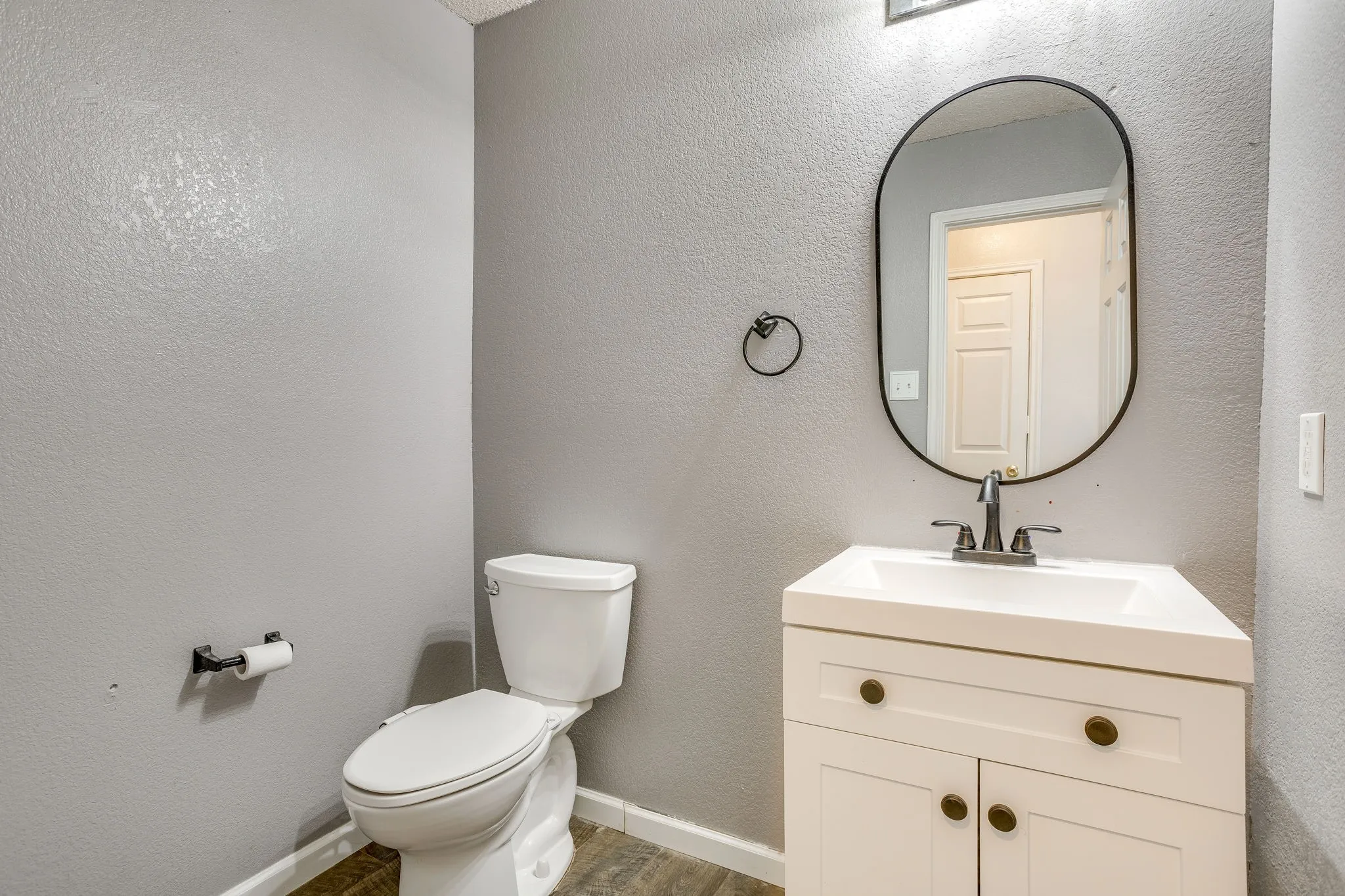 Single Family Residence For Sale in Johnson County , 2521 Buffalo Run, Burleson, Texas 76028, 3 Bedroom, 3 Bathroom, 2 Garage spaces, 2,568 Sqft, built in 2004, mls#21343216, Real Estate Agent in Burleson, Homes For Sale in Johnson county, Homes For Sale in Burleson, Realtor in Burleson Texas, Real Estate Brokerage Independent Realty Texas, Luminita Cordes Realtor