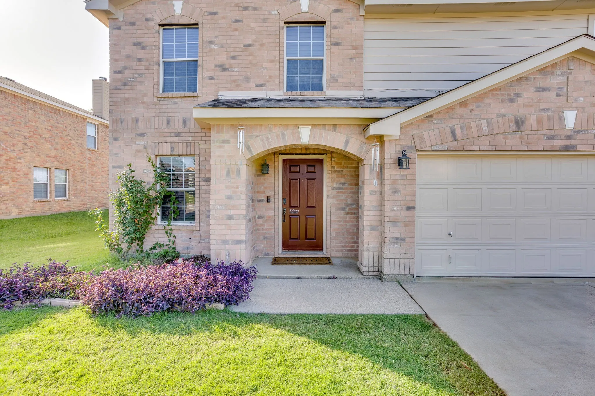 Single Family Residence For Sale in Johnson County , 2521 Buffalo Run, Burleson, Texas 76028, 3 Bedroom, 3 Bathroom, 2 Garage spaces, 2,568 Sqft, built in 2004, mls#21343216, Real Estate Agent in Burleson, Homes For Sale in Johnson county, Homes For Sale in Burleson, Realtor in Burleson Texas, Real Estate Brokerage Independent Realty Texas, Luminita Cordes Realtor