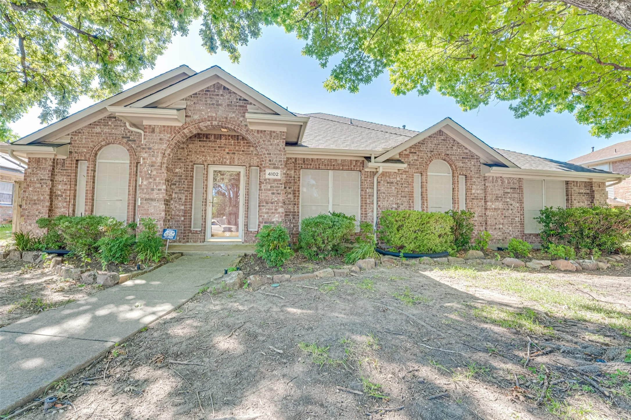 Single Family Residence For Sale in Dallas County , 4102 Baywatch Drive, Rowlett, Texas 75088, 4 Bedroom, 2 Bathroom, 2 Garage spaces, 2,893 Sqft, built in 1994, mls#21339697, Real Estate Agent in Rowlett, Homes For Sale in Dallas county, Homes For Sale in Rowlett, Realtor in Rowlett Texas, Real Estate Brokerage Independent Realty Texas, Luminita Cordes Realtor
