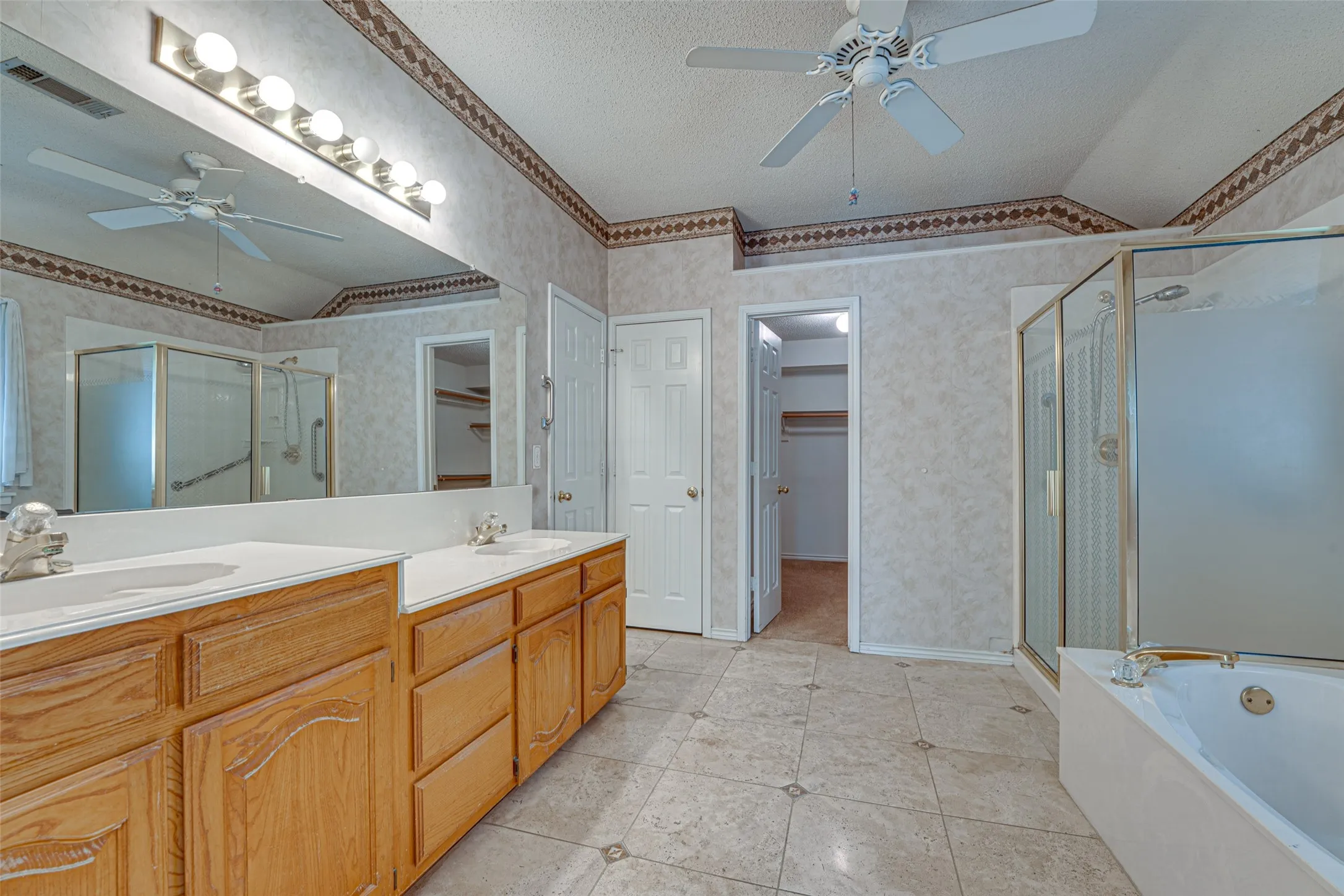 Single Family Residence For Sale in Dallas County , 4102 Baywatch Drive, Rowlett, Texas 75088, 4 Bedroom, 2 Bathroom, 2 Garage spaces, 2,893 Sqft, built in 1994, mls#21339697, Real Estate Agent in Rowlett, Homes For Sale in Dallas county, Homes For Sale in Rowlett, Realtor in Rowlett Texas, Real Estate Brokerage Independent Realty Texas, Luminita Cordes Realtor