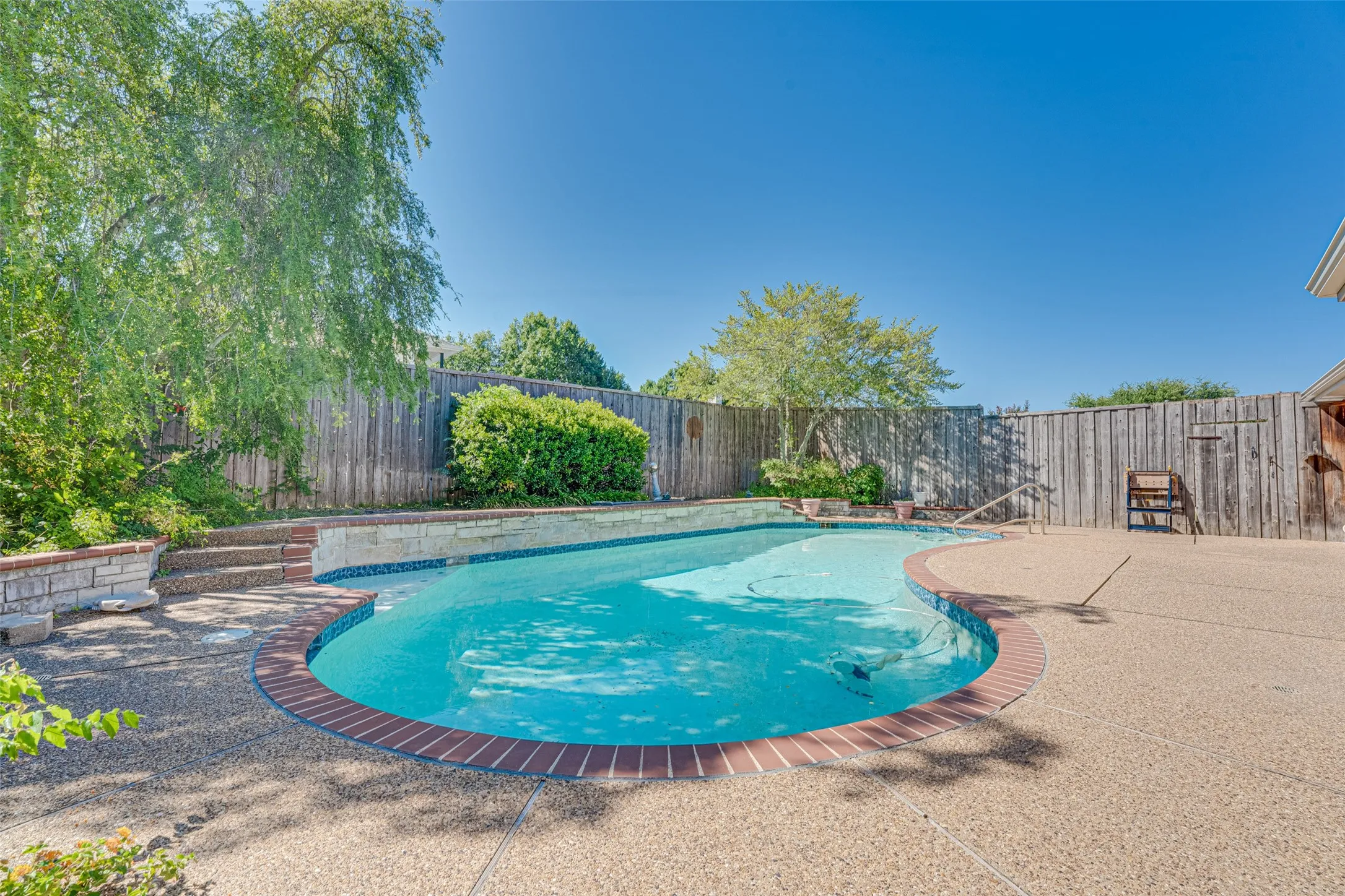 Single Family Residence For Sale in Dallas County , 4102 Baywatch Drive, Rowlett, Texas 75088, 4 Bedroom, 2 Bathroom, 2 Garage spaces, 2,893 Sqft, built in 1994, mls#21339697, Real Estate Agent in Rowlett, Homes For Sale in Dallas county, Homes For Sale in Rowlett, Realtor in Rowlett Texas, Real Estate Brokerage Independent Realty Texas, Luminita Cordes Realtor