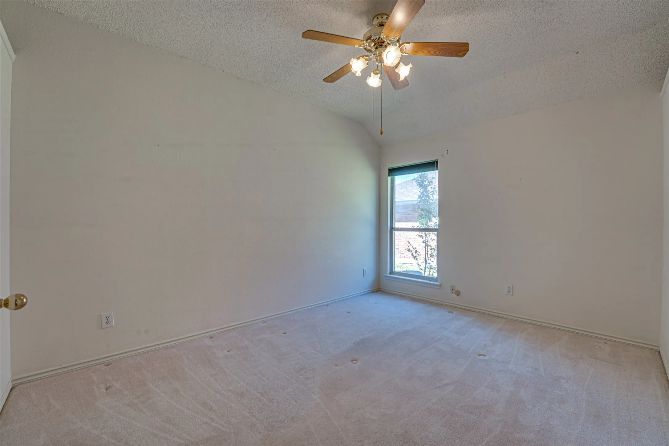 Single Family Residence For Sale in Dallas County , 4102 Baywatch Drive, Rowlett, Texas 75088, 4 Bedroom, 2 Bathroom, 2 Garage spaces, 2,893 Sqft, built in 1994, mls#21339697, Real Estate Agent in Rowlett, Homes For Sale in Dallas county, Homes For Sale in Rowlett, Realtor in Rowlett Texas, Real Estate Brokerage Independent Realty Texas, Luminita Cordes Realtor