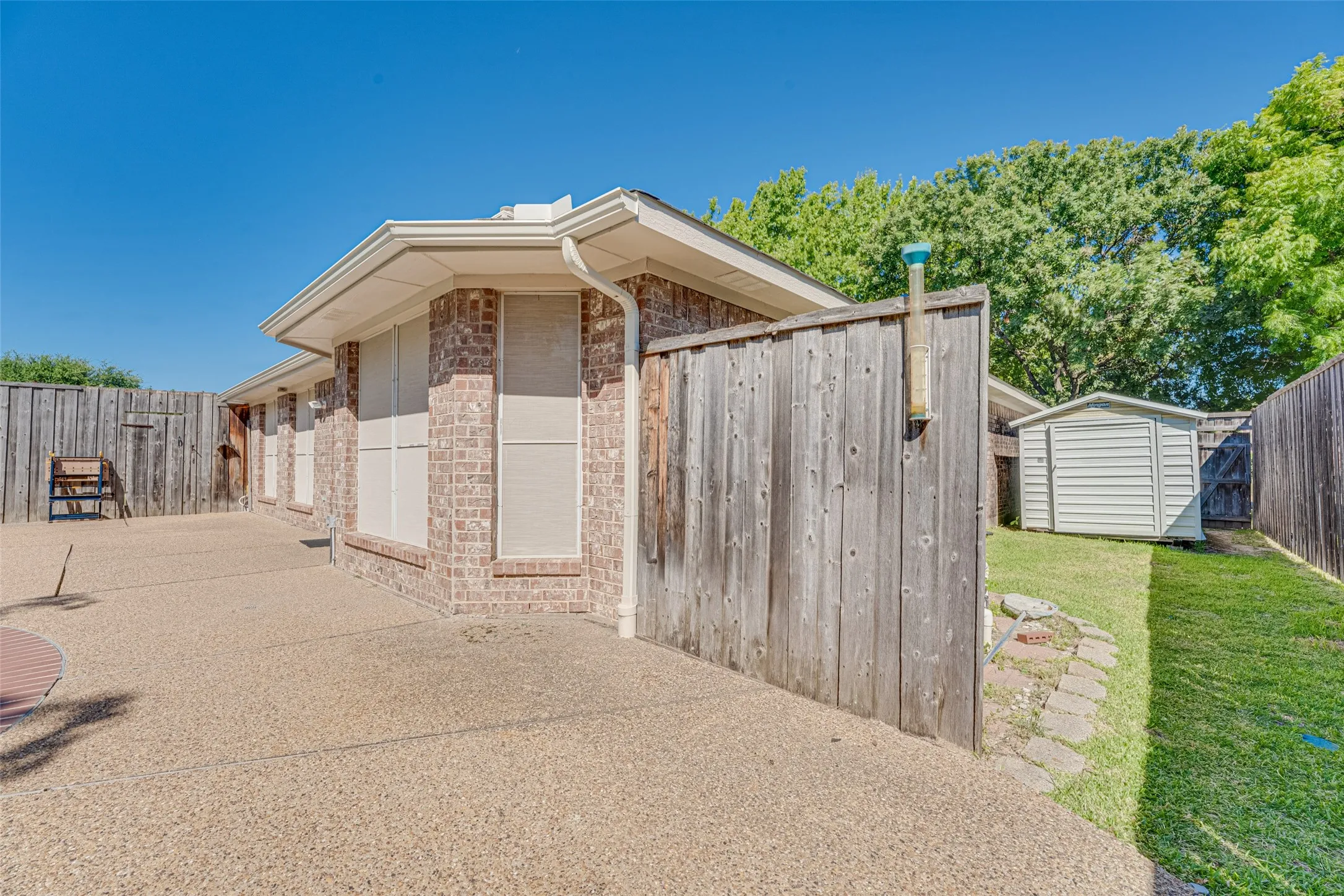 Single Family Residence For Sale in Dallas County , 4102 Baywatch Drive, Rowlett, Texas 75088, 4 Bedroom, 2 Bathroom, 2 Garage spaces, 2,893 Sqft, built in 1994, mls#21339697, Real Estate Agent in Rowlett, Homes For Sale in Dallas county, Homes For Sale in Rowlett, Realtor in Rowlett Texas, Real Estate Brokerage Independent Realty Texas, Luminita Cordes Realtor