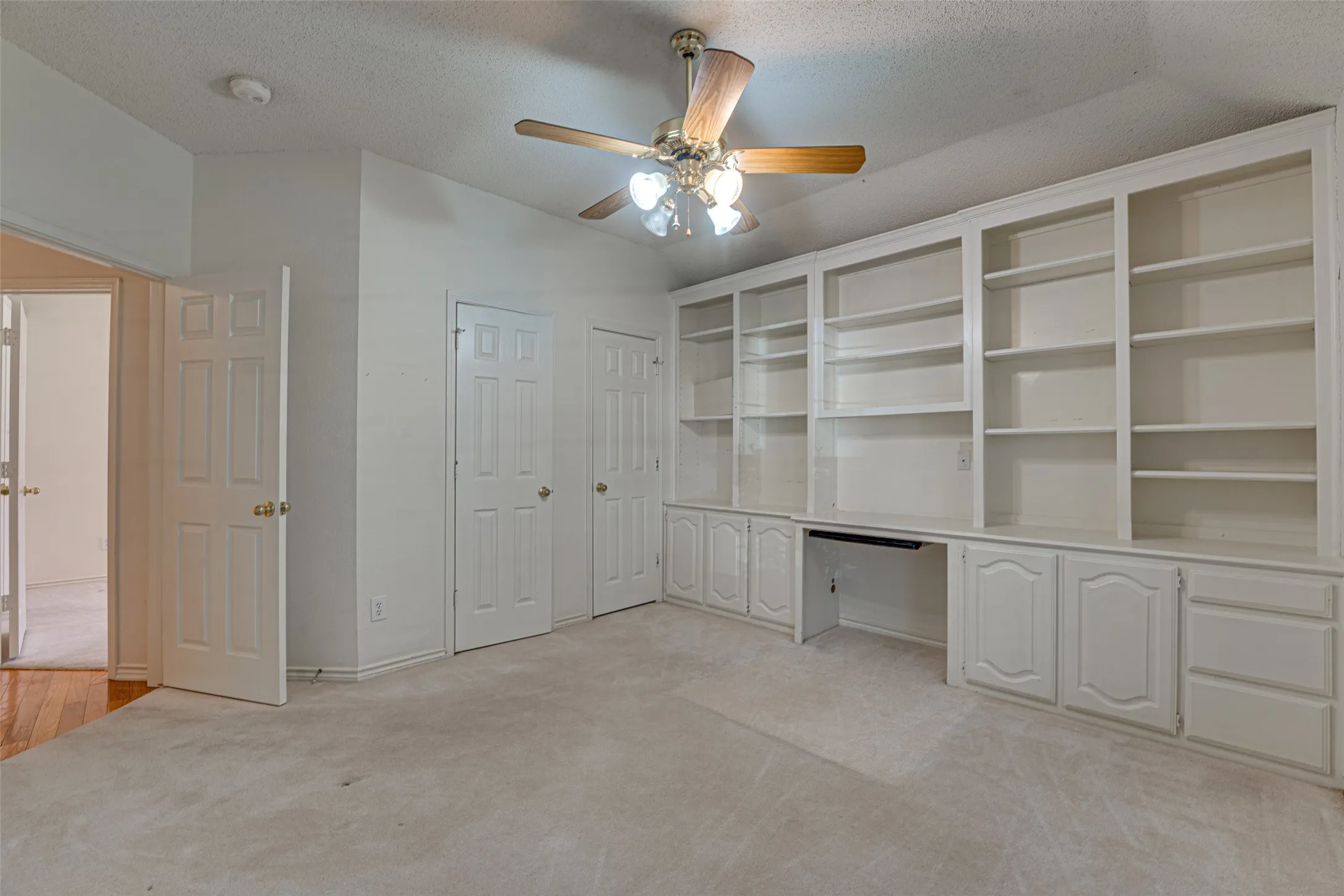 Single Family Residence For Sale in Dallas County , 4102 Baywatch Drive, Rowlett, Texas 75088, 4 Bedroom, 2 Bathroom, 2 Garage spaces, 2,893 Sqft, built in 1994, mls#21339697, Real Estate Agent in Rowlett, Homes For Sale in Dallas county, Homes For Sale in Rowlett, Realtor in Rowlett Texas, Real Estate Brokerage Independent Realty Texas, Luminita Cordes Realtor