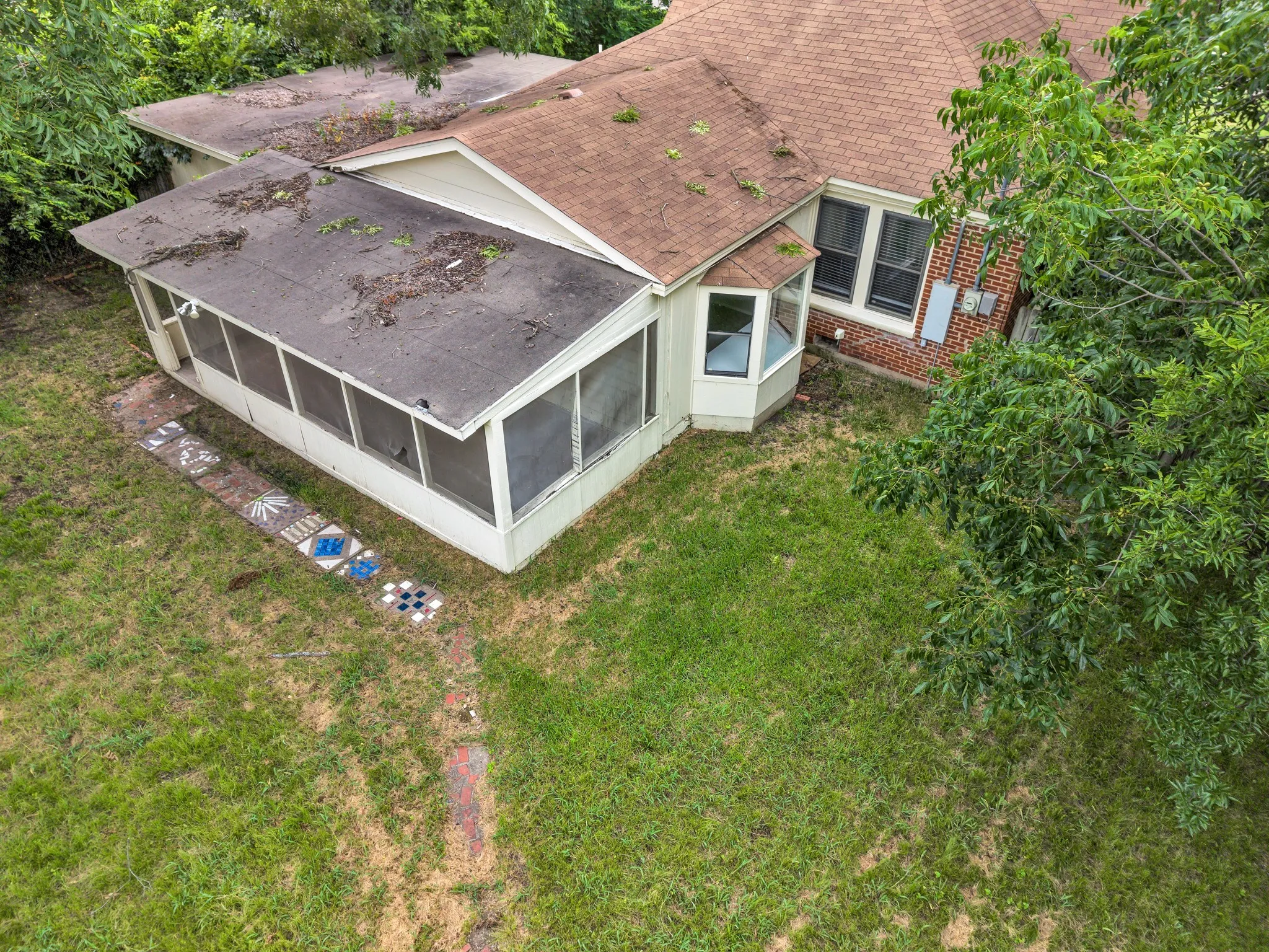 Single Family Residence For Sale in Cooke County , 1404 E Tennie Street, Gainesville, Texas 76240, 2 Bedrooms, 1 Bathroom, Garage spaces, 1,224 Sqft, built in 1950, Price $187,900, mls#21342846, Real Estate Agent in Gainesville, Homes For Sale in Cooke county, Homes For Sale in Gainesville, Realtor in Gainesville Texas, Real Estate Brokerage Independent Realty Texas, Luminita Cordes Realtor
