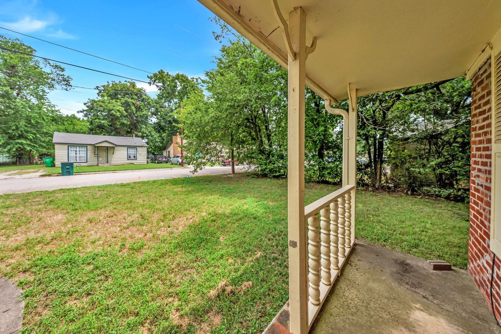 Single Family Residence For Sale in Cooke County , 1404 E Tennie Street, Gainesville, Texas 76240, 2 Bedrooms, 1 Bathroom, Garage spaces, 1,224 Sqft, built in 1950, Price $187,900, mls#21342846, Real Estate Agent in Gainesville, Homes For Sale in Cooke county, Homes For Sale in Gainesville, Realtor in Gainesville Texas, Real Estate Brokerage Independent Realty Texas, Luminita Cordes Realtor