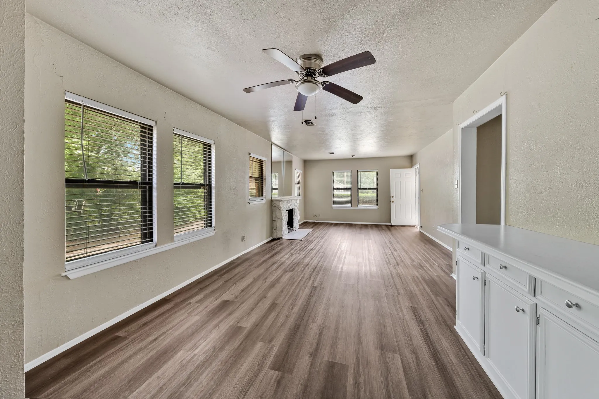 Single Family Residence For Sale in Cooke County , 1404 E Tennie Street, Gainesville, Texas 76240, 2 Bedrooms, 1 Bathroom, Garage spaces, 1,224 Sqft, built in 1950, Price $187,900, mls#21342846, Real Estate Agent in Gainesville, Homes For Sale in Cooke county, Homes For Sale in Gainesville, Realtor in Gainesville Texas, Real Estate Brokerage Independent Realty Texas, Luminita Cordes Realtor