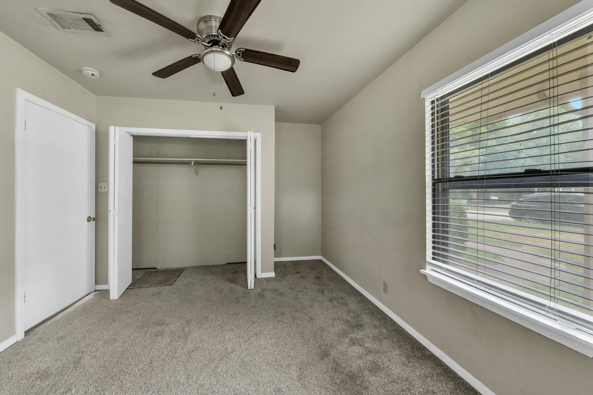 Single Family Residence For Sale in Cooke County , 1404 E Tennie Street, Gainesville, Texas 76240, 2 Bedrooms, 1 Bathroom, Garage spaces, 1,224 Sqft, built in 1950, Price $187,900, mls#21342846, Real Estate Agent in Gainesville, Homes For Sale in Cooke county, Homes For Sale in Gainesville, Realtor in Gainesville Texas, Real Estate Brokerage Independent Realty Texas, Luminita Cordes Realtor