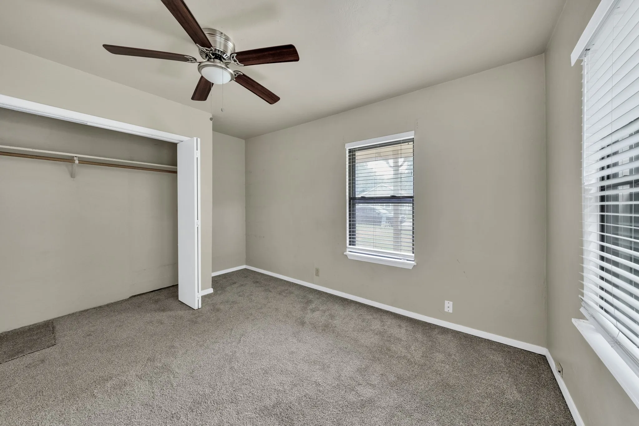 Single Family Residence For Sale in Cooke County , 1404 E Tennie Street, Gainesville, Texas 76240, 2 Bedrooms, 1 Bathroom, Garage spaces, 1,224 Sqft, built in 1950, Price $187,900, mls#21342846, Real Estate Agent in Gainesville, Homes For Sale in Cooke county, Homes For Sale in Gainesville, Realtor in Gainesville Texas, Real Estate Brokerage Independent Realty Texas, Luminita Cordes Realtor