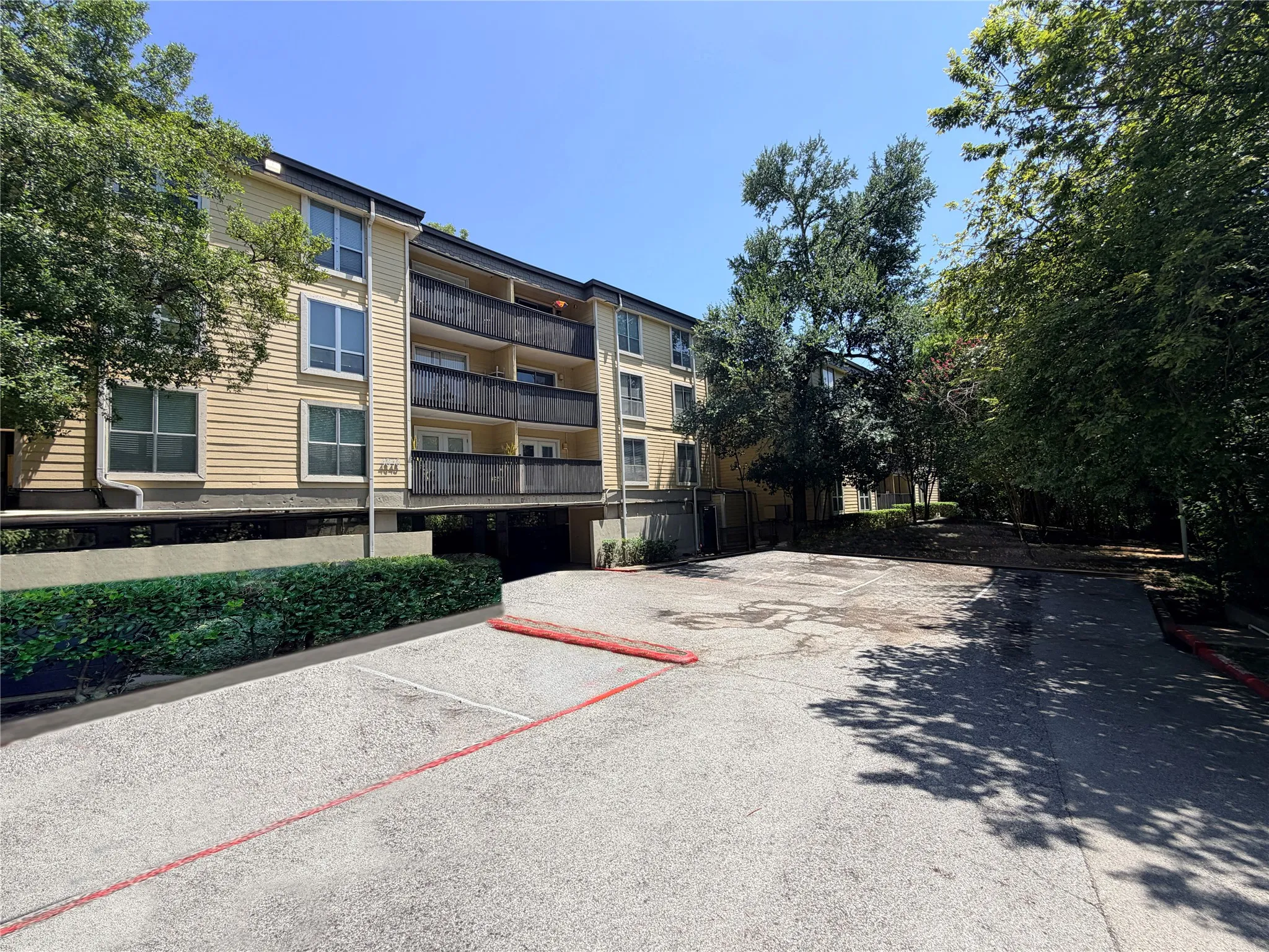 Condominium For Sale in Dallas County , 4845 Cedar Springs Road 170, Dallas, Texas 75219, 2 Bedroom, 2 Bathroom, 2 Garage spaces, 961 Sqft, built in 1970, mls#21343241, Real Estate Agent in Dallas, Homes For Sale in Dallas county, Homes For Sale in Dallas, Realtor in Dallas Texas, Real Estate Brokerage Independent Realty Texas, Luminita Cordes Realtor