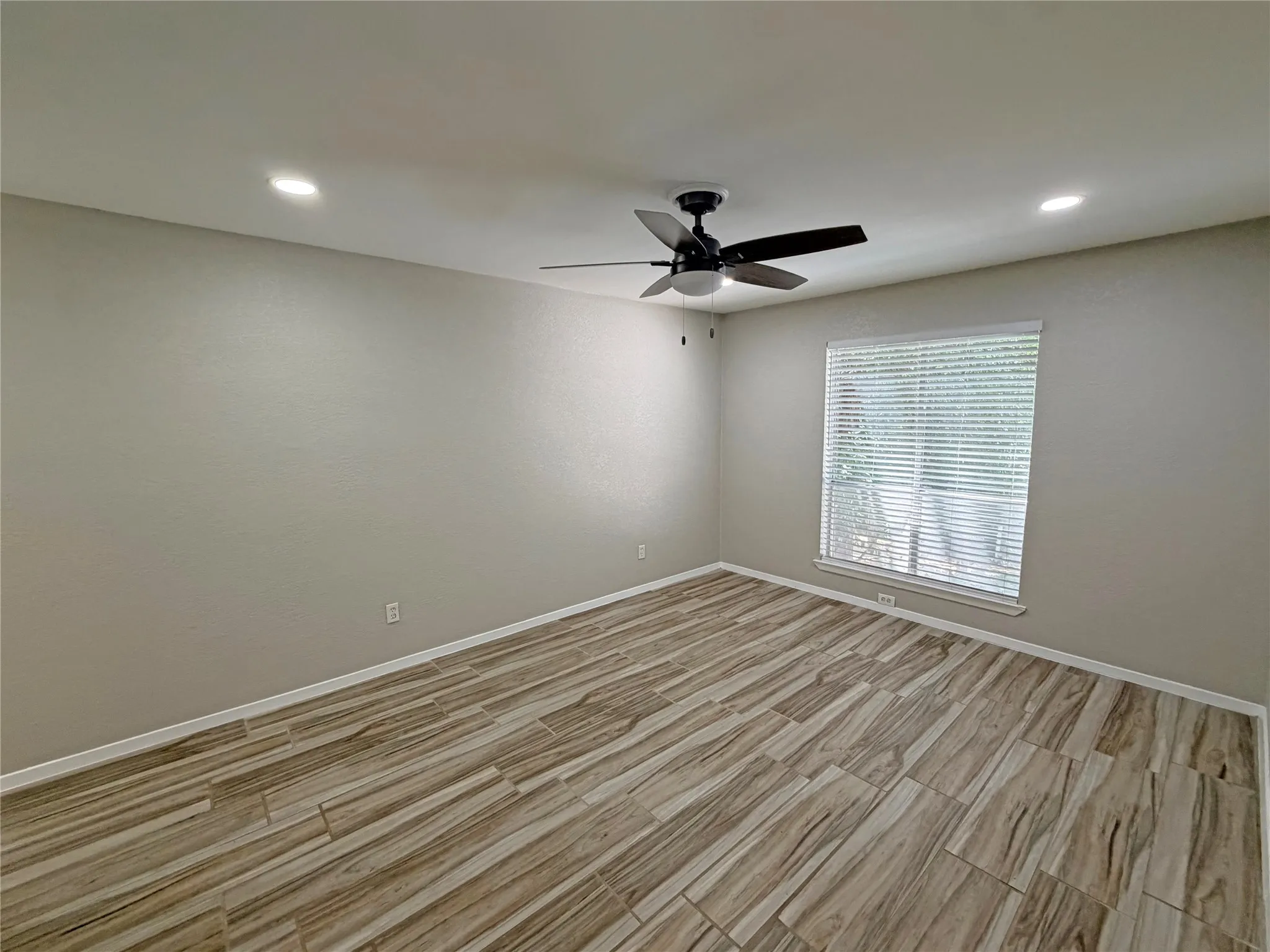 Condominium For Sale in Dallas County , 4845 Cedar Springs Road 170, Dallas, Texas 75219, 2 Bedroom, 2 Bathroom, 2 Garage spaces, 961 Sqft, built in 1970, mls#21343241, Real Estate Agent in Dallas, Homes For Sale in Dallas county, Homes For Sale in Dallas, Realtor in Dallas Texas, Real Estate Brokerage Independent Realty Texas, Luminita Cordes Realtor