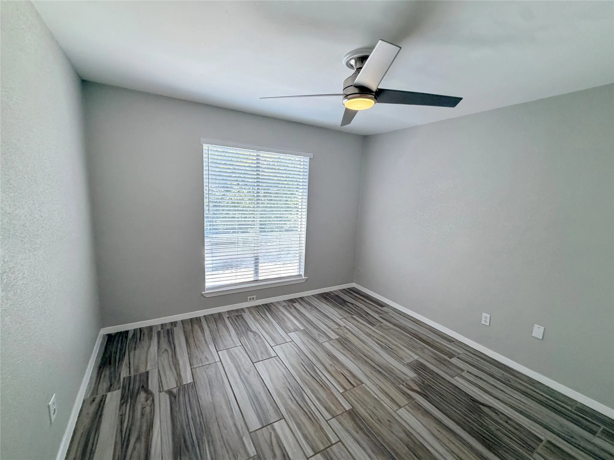 Condominium For Sale in Dallas County , 4845 Cedar Springs Road 170, Dallas, Texas 75219, 2 Bedroom, 2 Bathroom, 2 Garage spaces, 961 Sqft, built in 1970, mls#21343241, Real Estate Agent in Dallas, Homes For Sale in Dallas county, Homes For Sale in Dallas, Realtor in Dallas Texas, Real Estate Brokerage Independent Realty Texas, Luminita Cordes Realtor