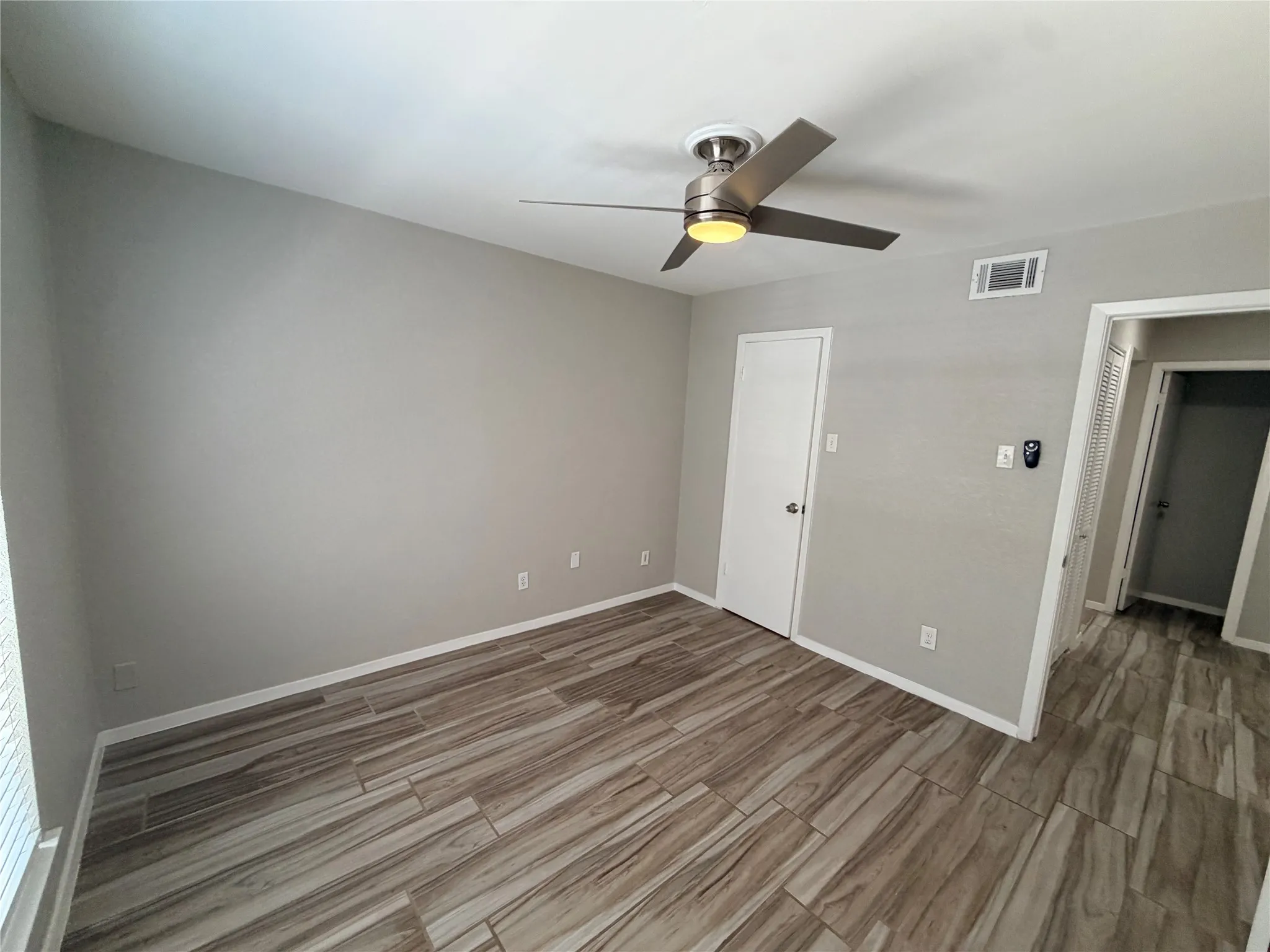 Condominium For Sale in Dallas County , 4845 Cedar Springs Road 170, Dallas, Texas 75219, 2 Bedroom, 2 Bathroom, 2 Garage spaces, 961 Sqft, built in 1970, mls#21343241, Real Estate Agent in Dallas, Homes For Sale in Dallas county, Homes For Sale in Dallas, Realtor in Dallas Texas, Real Estate Brokerage Independent Realty Texas, Luminita Cordes Realtor