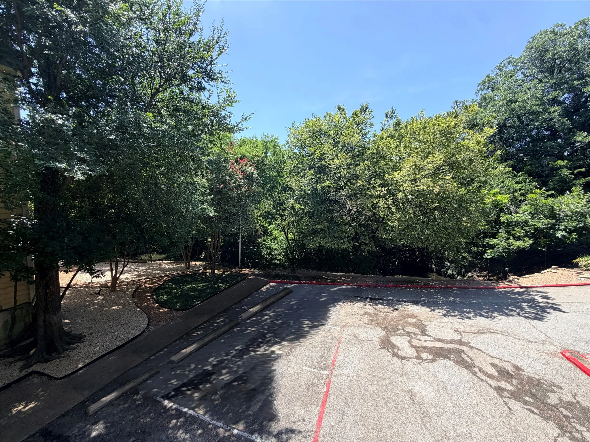 Condominium For Sale in Dallas County , 4845 Cedar Springs Road 170, Dallas, Texas 75219, 2 Bedroom, 2 Bathroom, 2 Garage spaces, 961 Sqft, built in 1970, mls#21343241, Real Estate Agent in Dallas, Homes For Sale in Dallas county, Homes For Sale in Dallas, Realtor in Dallas Texas, Real Estate Brokerage Independent Realty Texas, Luminita Cordes Realtor