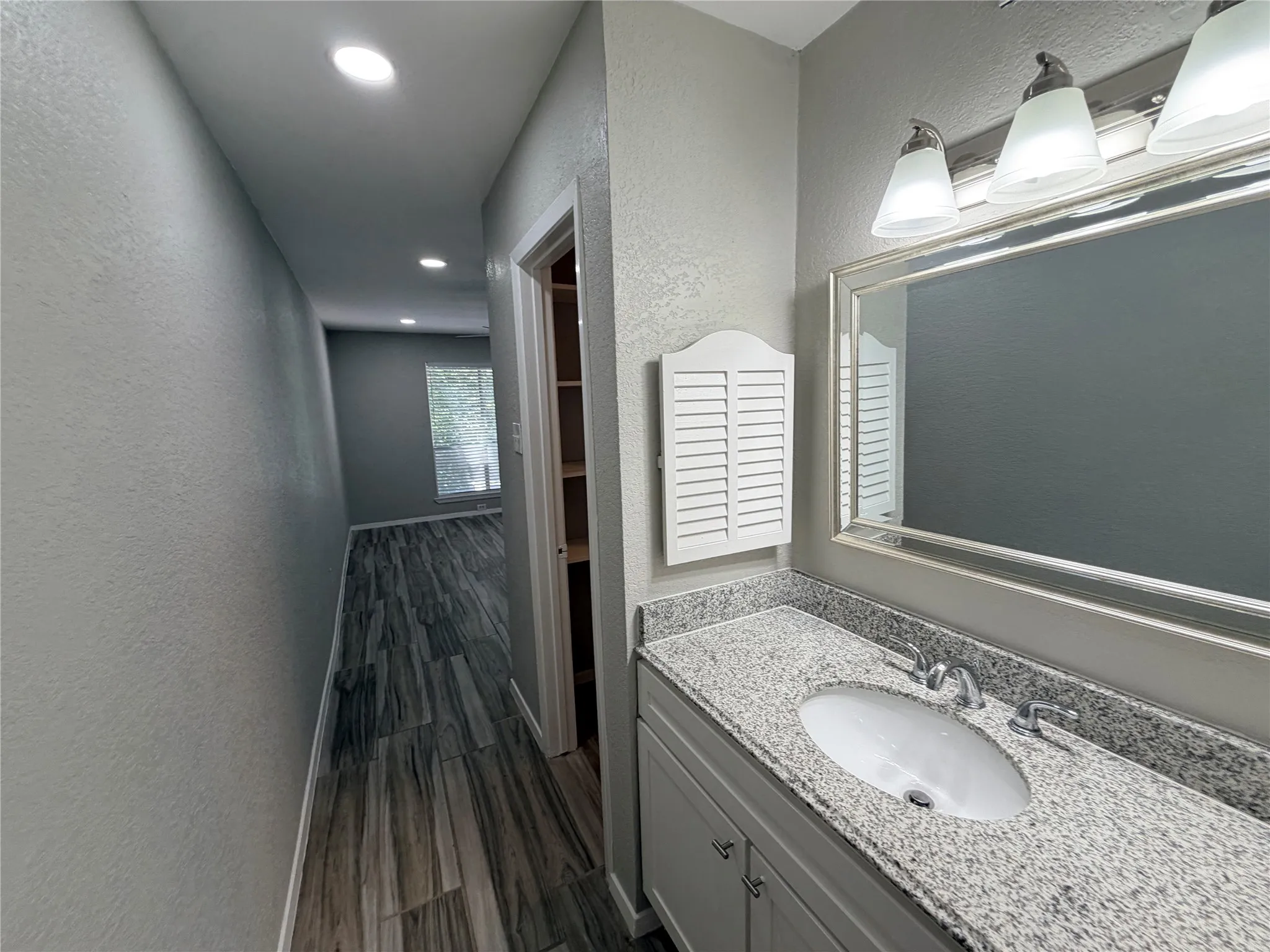 Condominium For Sale in Dallas County , 4845 Cedar Springs Road 170, Dallas, Texas 75219, 2 Bedroom, 2 Bathroom, 2 Garage spaces, 961 Sqft, built in 1970, mls#21343241, Real Estate Agent in Dallas, Homes For Sale in Dallas county, Homes For Sale in Dallas, Realtor in Dallas Texas, Real Estate Brokerage Independent Realty Texas, Luminita Cordes Realtor