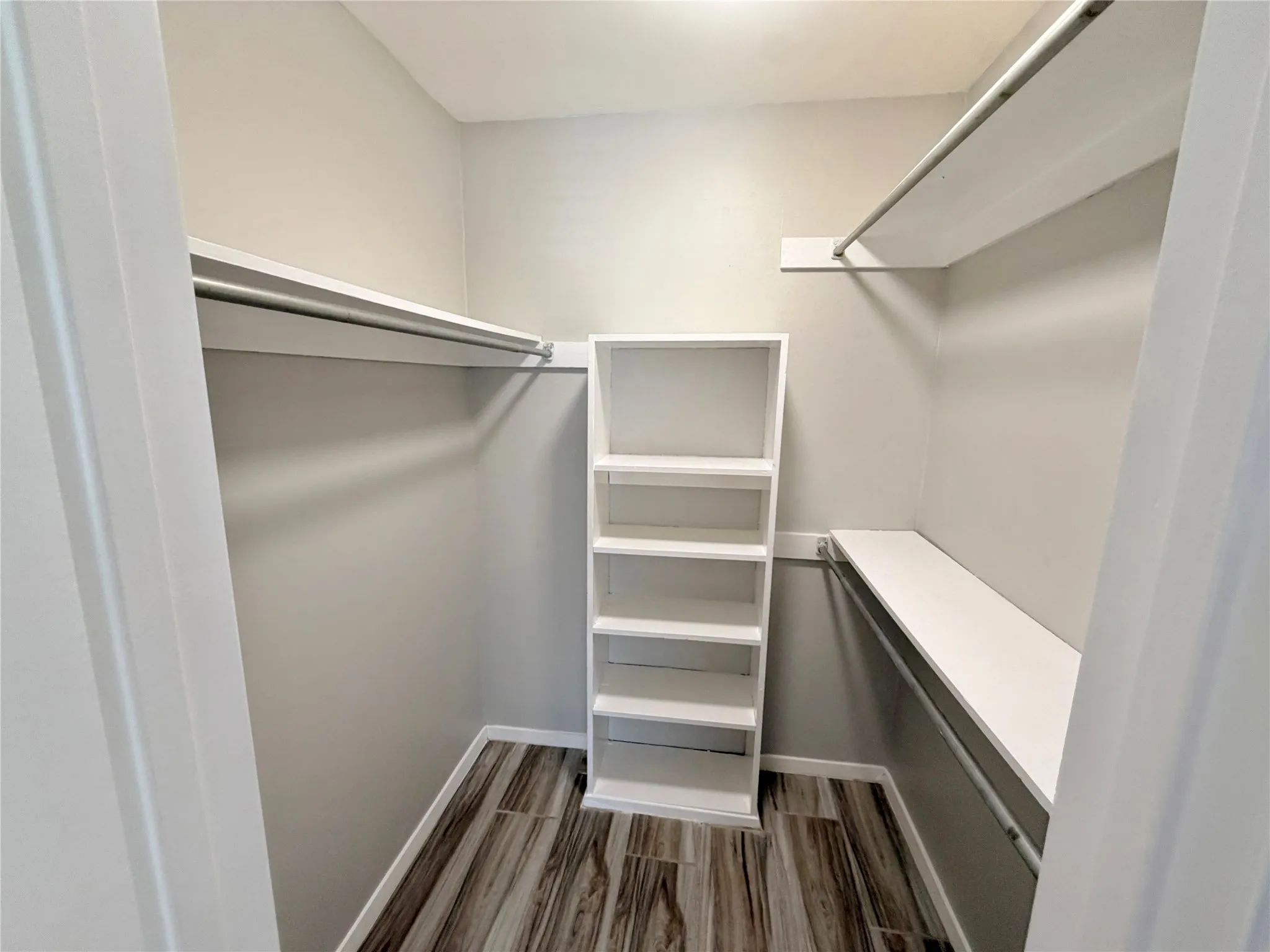 Condominium For Sale in Dallas County , 4845 Cedar Springs Road 170, Dallas, Texas 75219, 2 Bedroom, 2 Bathroom, 2 Garage spaces, 961 Sqft, built in 1970, mls#21343241, Real Estate Agent in Dallas, Homes For Sale in Dallas county, Homes For Sale in Dallas, Realtor in Dallas Texas, Real Estate Brokerage Independent Realty Texas, Luminita Cordes Realtor