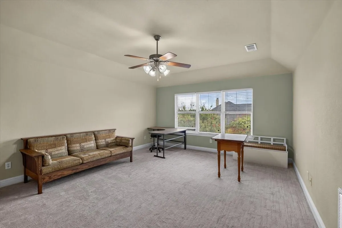 Flex space upstairs, makes a great gameroom