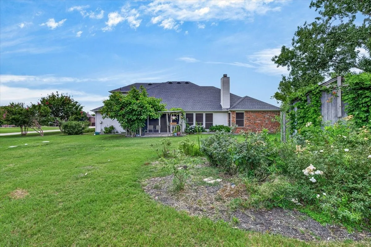 Single Family Residence For Sale in Kaufman County , 10165 Bantry Lane, Forney, Texas 75126, 4 Bedroom, 2 Bathroom, 2 Garage spaces, 2,475 Sqft, built in 2006, mls#21342559, Real Estate Agent in Forney, Homes For Sale in Kaufman county, Homes For Sale in Forney, Realtor in Forney Texas, Real Estate Brokerage Independent Realty Texas, Luminita Cordes Realtor