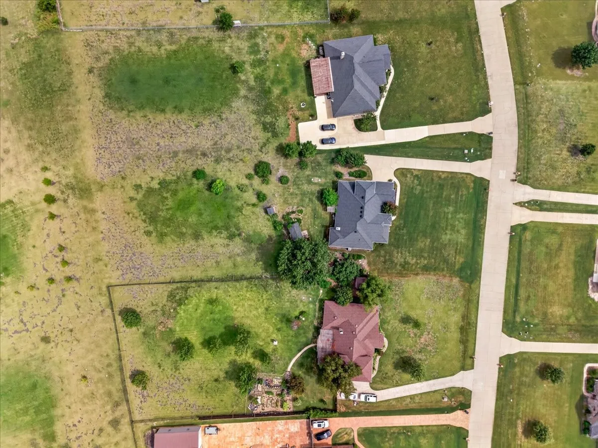 Single Family Residence For Sale in Kaufman County , 10165 Bantry Lane, Forney, Texas 75126, 4 Bedroom, 2 Bathroom, 2 Garage spaces, 2,475 Sqft, built in 2006, mls#21342559, Real Estate Agent in Forney, Homes For Sale in Kaufman county, Homes For Sale in Forney, Realtor in Forney Texas, Real Estate Brokerage Independent Realty Texas, Luminita Cordes Realtor