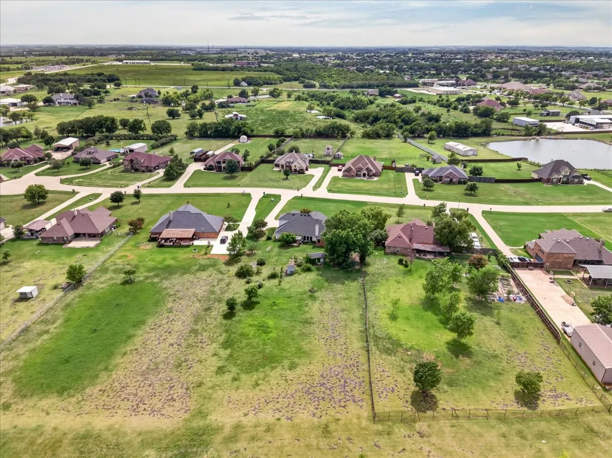 Single Family Residence For Sale in Kaufman County , 10165 Bantry Lane, Forney, Texas 75126, 4 Bedroom, 2 Bathroom, 2 Garage spaces, 2,475 Sqft, built in 2006, mls#21342559, Real Estate Agent in Forney, Homes For Sale in Kaufman county, Homes For Sale in Forney, Realtor in Forney Texas, Real Estate Brokerage Independent Realty Texas, Luminita Cordes Realtor