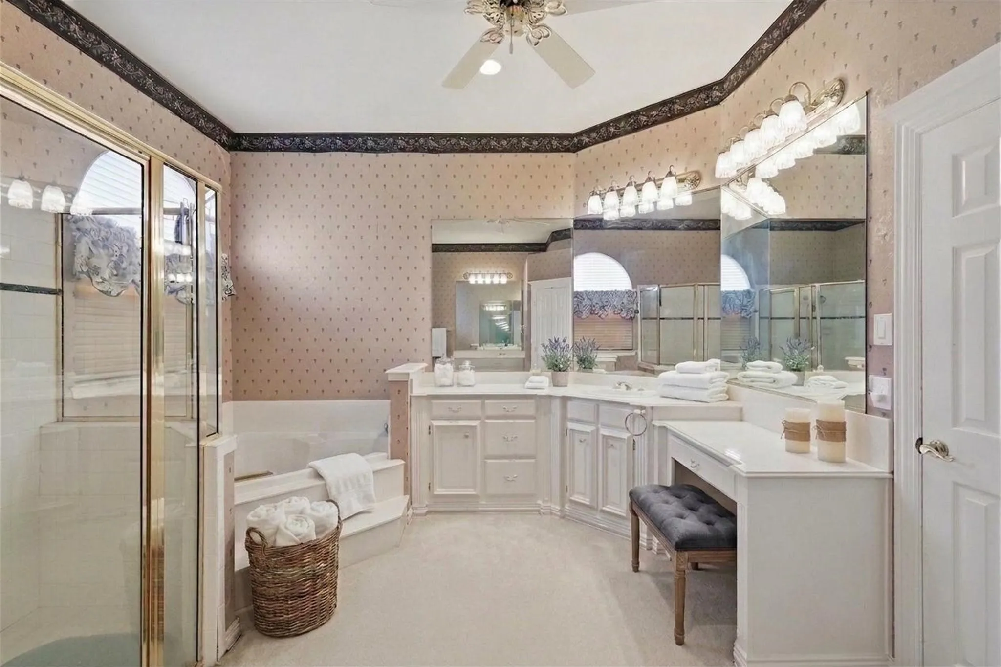 Single Family Residence For Sale in Denton County , 648 Timbercrest Circle, Highland Village, Texas 75077, 5 Bedroom, 4 Bathroom, 3 Garage spaces, 3,776 Sqft, built in 1994, mls#21342521, Real Estate Agent in Highland Village, Homes For Sale in Denton county, Homes For Sale in Highland Village, Realtor in Highland Village Texas, Real Estate Brokerage Independent Realty Texas, Luminita Cordes Realtor