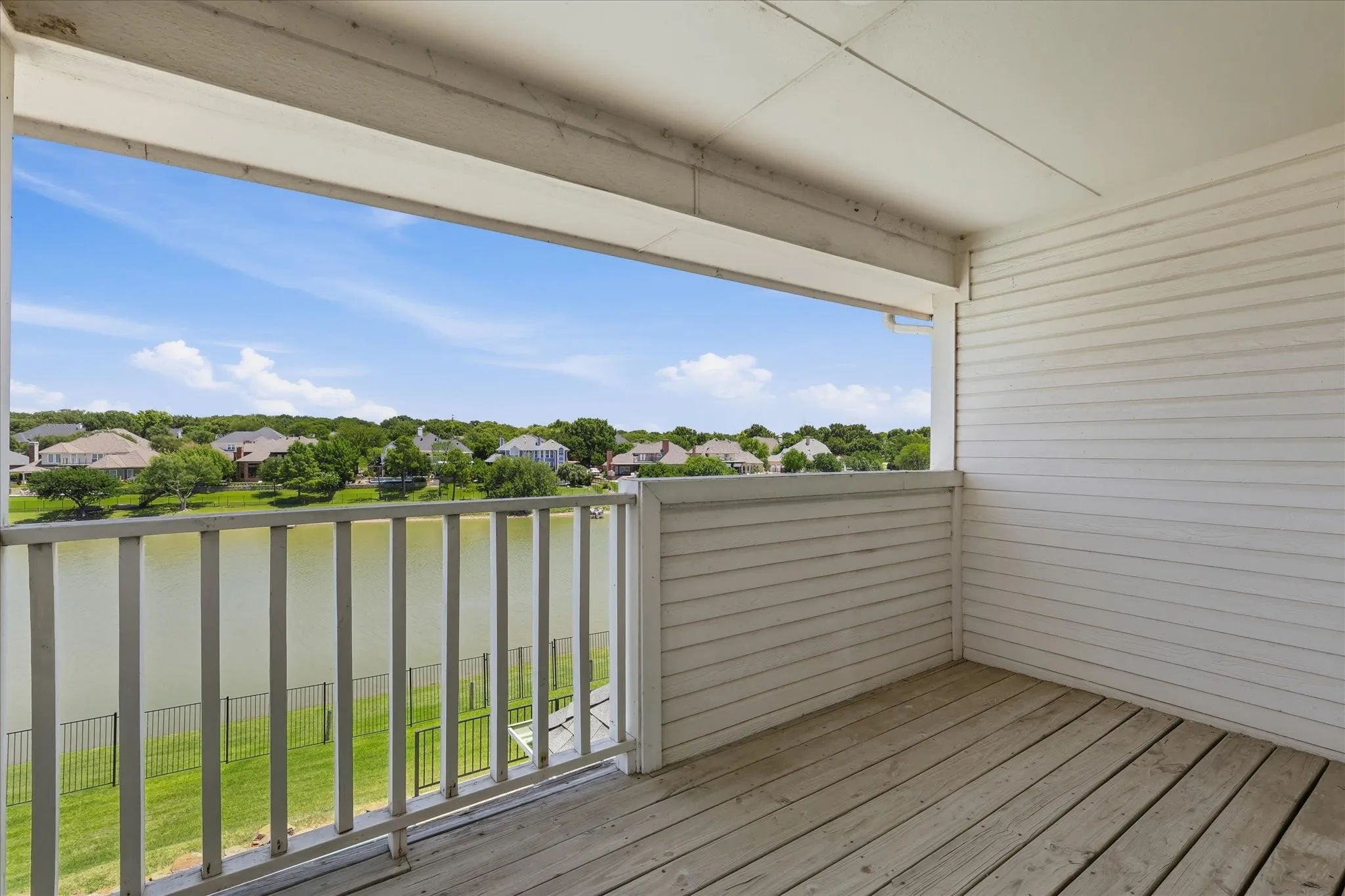 Single Family Residence For Sale in Denton County , 648 Timbercrest Circle, Highland Village, Texas 75077, 5 Bedroom, 4 Bathroom, 3 Garage spaces, 3,776 Sqft, built in 1994, mls#21342521, Real Estate Agent in Highland Village, Homes For Sale in Denton county, Homes For Sale in Highland Village, Realtor in Highland Village Texas, Real Estate Brokerage Independent Realty Texas, Luminita Cordes Realtor