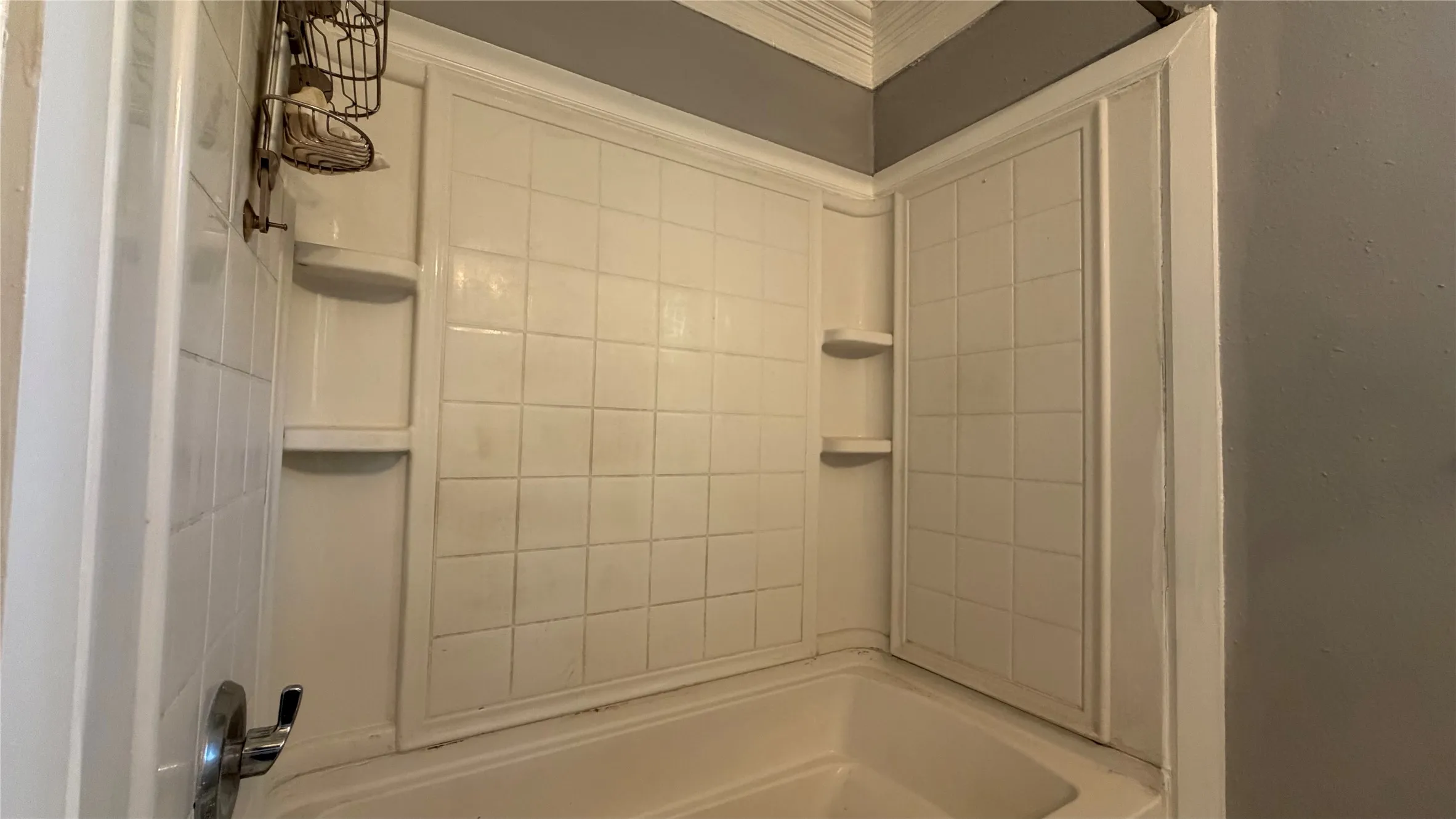 Single Family Residence For Sale in Tarrant County , 2522 N Hughes Avenue, Fort Worth, Texas 76103, 4 Bedroom, 3 Bathroom, Garage spaces, 2,705 Sqft, built in 1947, mls#21343142, Real Estate Agent in Fort Worth, Homes For Sale in Tarrant county, Homes For Sale in Fort Worth, Realtor in Fort Worth Texas, Real Estate Brokerage Independent Realty Texas, Luminita Cordes Realtor