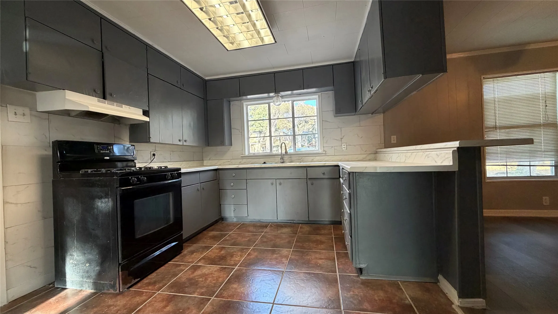 Single Family Residence For Sale in Tarrant County , 2522 N Hughes Avenue, Fort Worth, Texas 76103, 4 Bedroom, 3 Bathroom, Garage spaces, 2,705 Sqft, built in 1947, mls#21343142, Real Estate Agent in Fort Worth, Homes For Sale in Tarrant county, Homes For Sale in Fort Worth, Realtor in Fort Worth Texas, Real Estate Brokerage Independent Realty Texas, Luminita Cordes Realtor