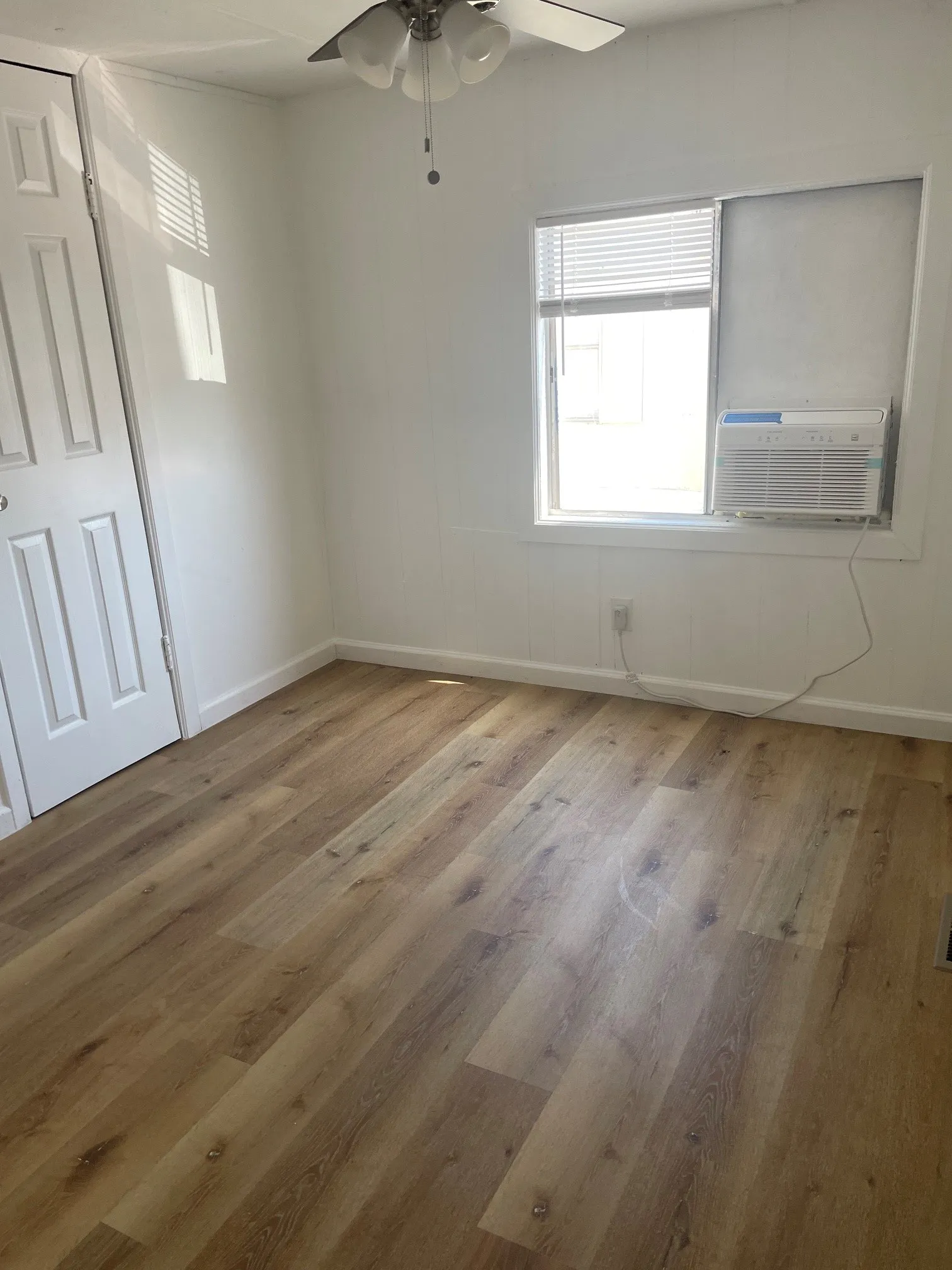 Mobile Home For Rent in Collin County , 1303 Genoveva Lane, Anna, Texas 75409, 3 Bedroom, 2 Bathroom, Garage spaces, 1,064 Sqft, built in 1982, mls#21343250, Real Estate Agent in Anna, Homes For Rent in Collin county, Homes For Rent in Anna, Realtor in Anna Texas, Real Estate Brokerage Independent Realty Texas, Luminita Cordes Realtor