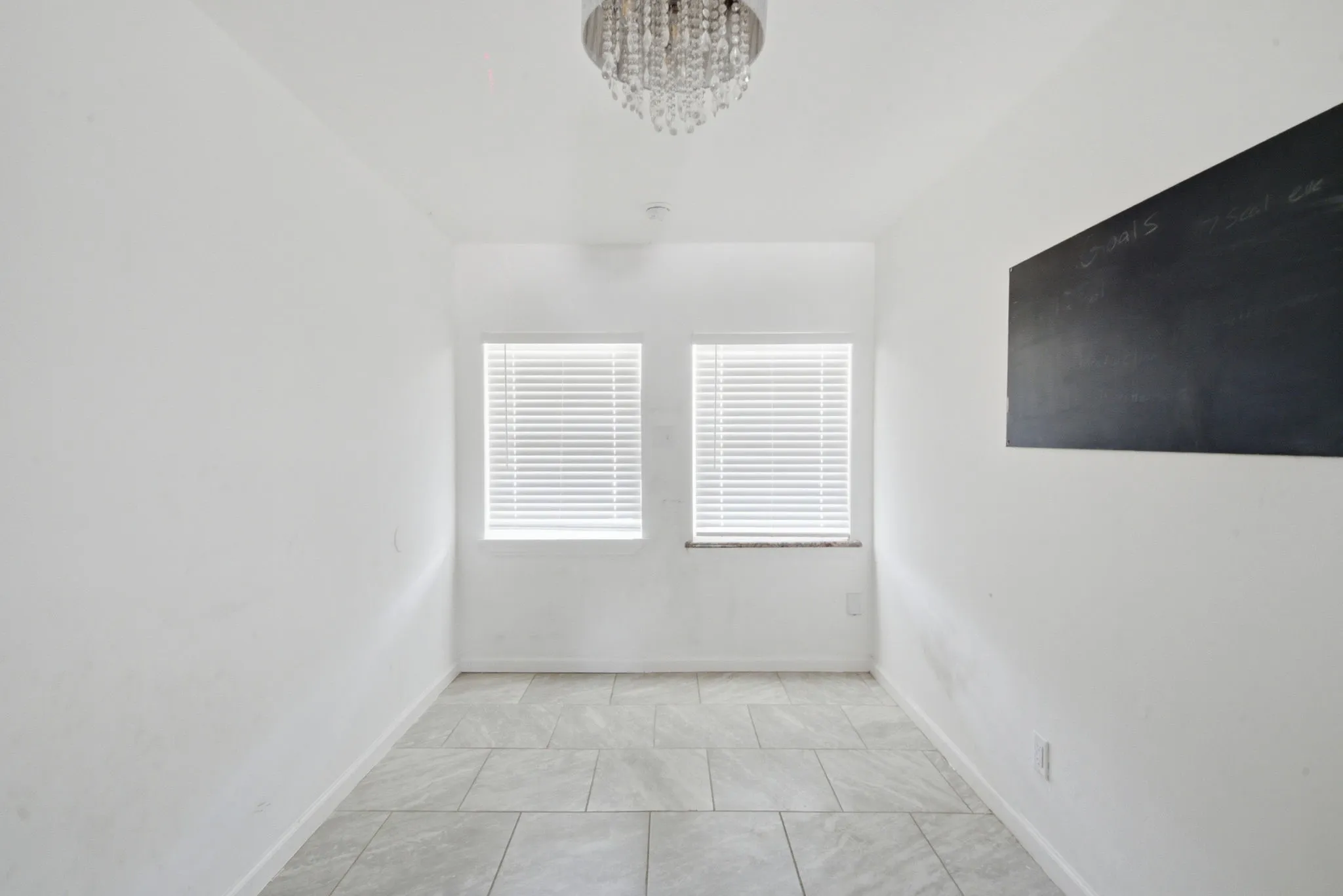 Single Family Residence For Sale in Tarrant County , 128 Redbird Lane N, Azle, Texas 76020, 3 Bedroom, 2 Bathroom, 2 Garage spaces, 1,857 Sqft, built in 1965, mls#21343258, Real Estate Agent in Azle, Homes For Sale in Tarrant county, Homes For Sale in Azle, Realtor in Azle Texas, Real Estate Brokerage Independent Realty Texas, Luminita Cordes Realtor