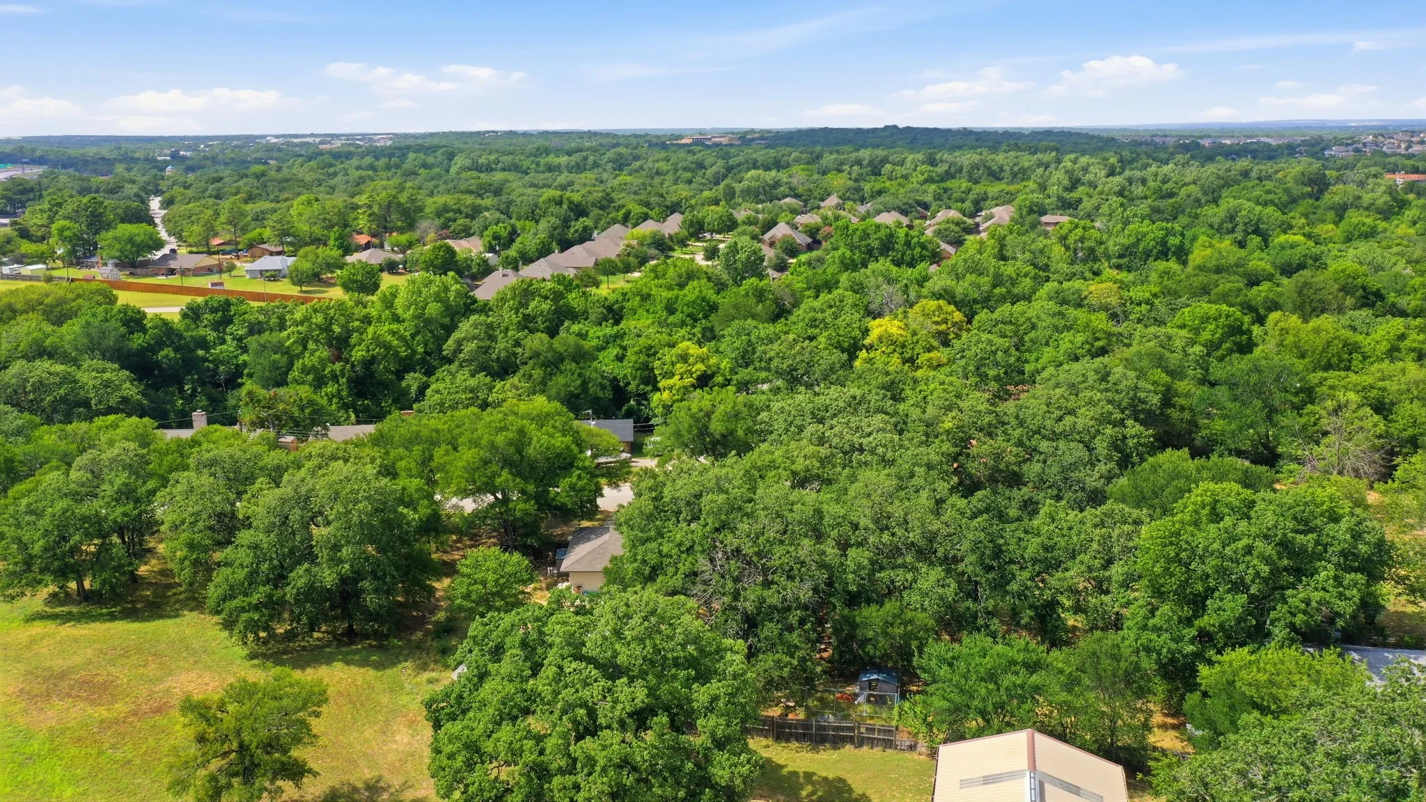 Single Family Residence For Sale in Tarrant County , 128 Redbird Lane N, Azle, Texas 76020, 3 Bedroom, 2 Bathroom, 2 Garage spaces, 1,857 Sqft, built in 1965, mls#21343258, Real Estate Agent in Azle, Homes For Sale in Tarrant county, Homes For Sale in Azle, Realtor in Azle Texas, Real Estate Brokerage Independent Realty Texas, Luminita Cordes Realtor