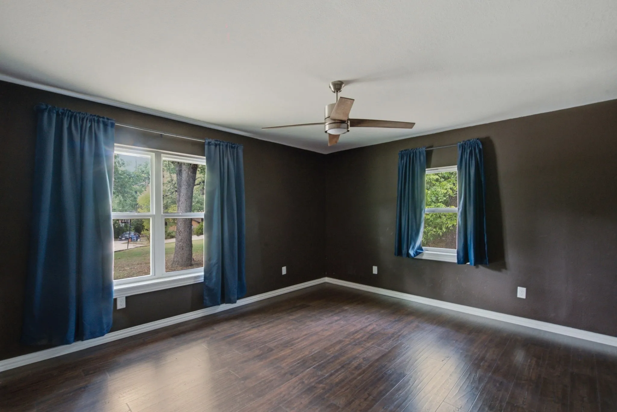 Single Family Residence For Sale in Tarrant County , 128 Redbird Lane N, Azle, Texas 76020, 3 Bedroom, 2 Bathroom, 2 Garage spaces, 1,857 Sqft, built in 1965, mls#21343258, Real Estate Agent in Azle, Homes For Sale in Tarrant county, Homes For Sale in Azle, Realtor in Azle Texas, Real Estate Brokerage Independent Realty Texas, Luminita Cordes Realtor
