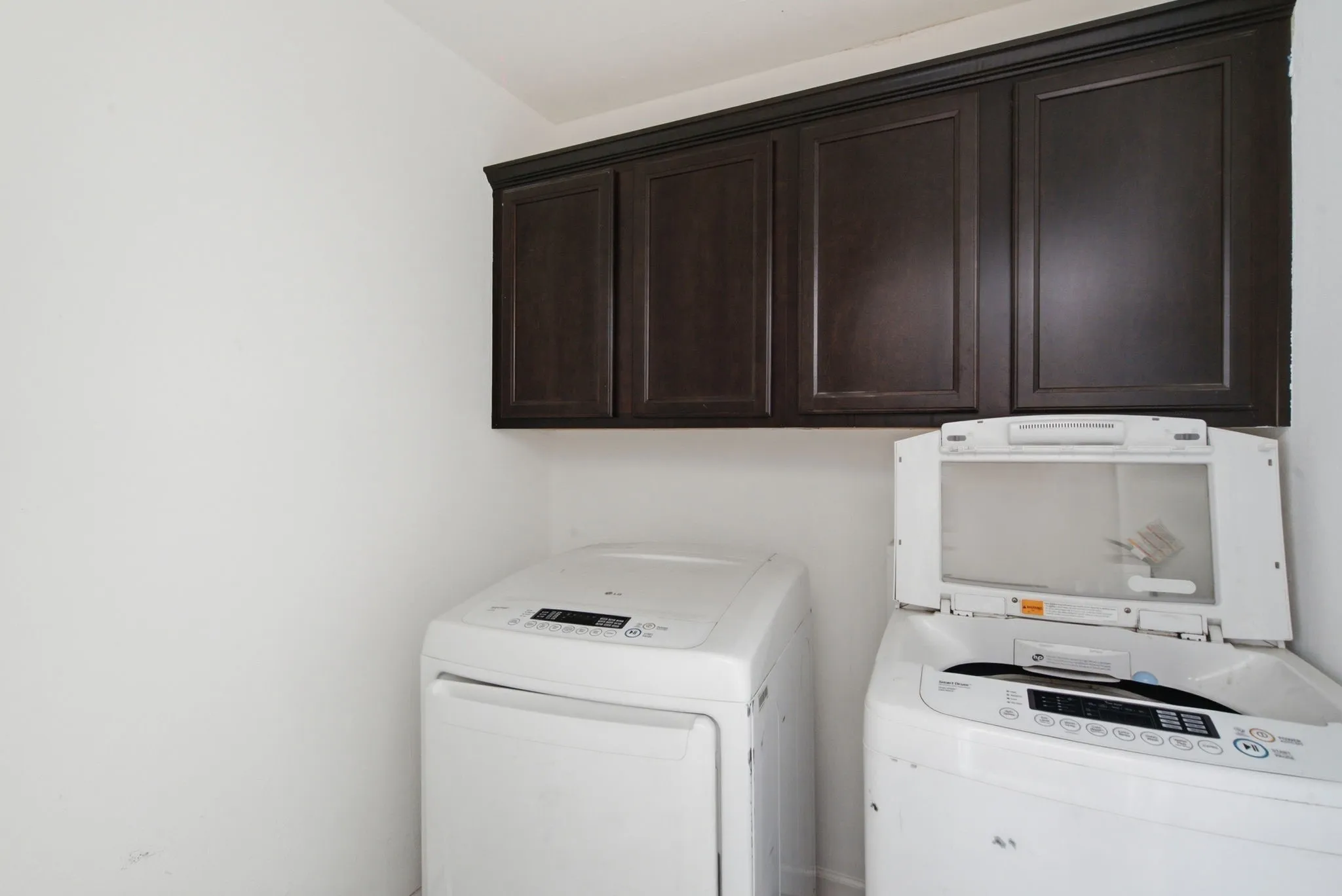 Single Family Residence For Sale in Tarrant County , 128 Redbird Lane N, Azle, Texas 76020, 3 Bedroom, 2 Bathroom, 2 Garage spaces, 1,857 Sqft, built in 1965, mls#21343258, Real Estate Agent in Azle, Homes For Sale in Tarrant county, Homes For Sale in Azle, Realtor in Azle Texas, Real Estate Brokerage Independent Realty Texas, Luminita Cordes Realtor