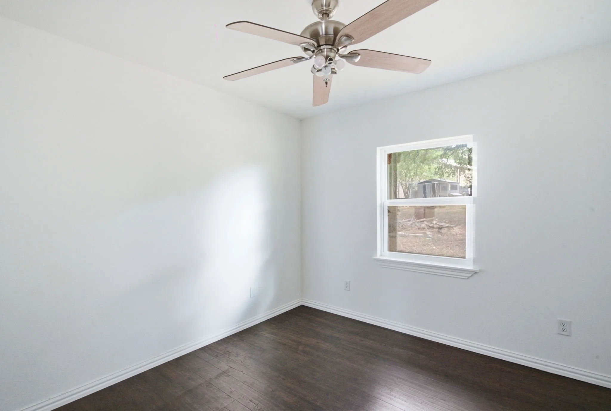 Single Family Residence For Sale in Tarrant County , 128 Redbird Lane N, Azle, Texas 76020, 3 Bedroom, 2 Bathroom, 2 Garage spaces, 1,857 Sqft, built in 1965, mls#21343258, Real Estate Agent in Azle, Homes For Sale in Tarrant county, Homes For Sale in Azle, Realtor in Azle Texas, Real Estate Brokerage Independent Realty Texas, Luminita Cordes Realtor