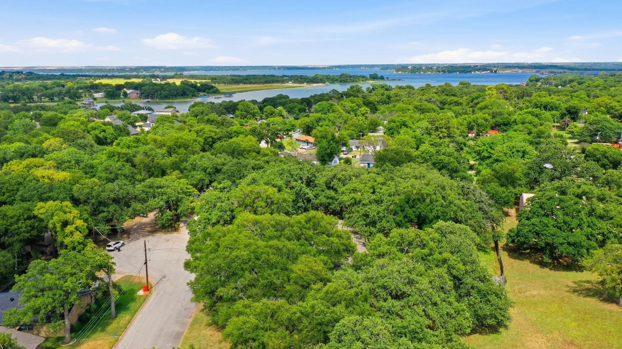 Single Family Residence For Sale in Tarrant County , 128 Redbird Lane N, Azle, Texas 76020, 3 Bedroom, 2 Bathroom, 2 Garage spaces, 1,857 Sqft, built in 1965, mls#21343258, Real Estate Agent in Azle, Homes For Sale in Tarrant county, Homes For Sale in Azle, Realtor in Azle Texas, Real Estate Brokerage Independent Realty Texas, Luminita Cordes Realtor