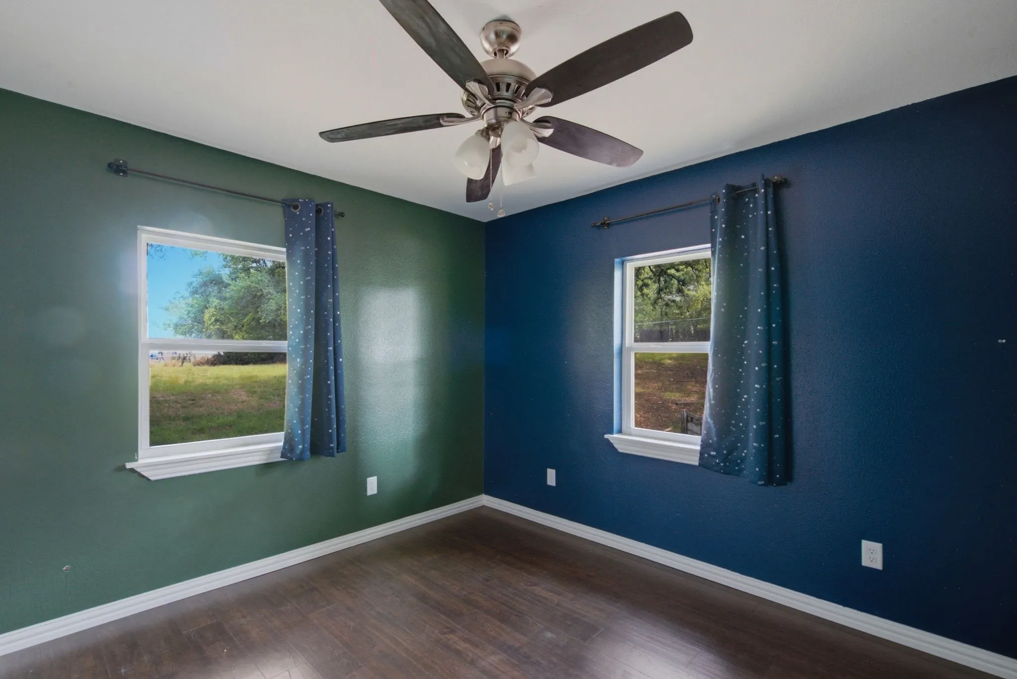 Single Family Residence For Sale in Tarrant County , 128 Redbird Lane N, Azle, Texas 76020, 3 Bedroom, 2 Bathroom, 2 Garage spaces, 1,857 Sqft, built in 1965, mls#21343258, Real Estate Agent in Azle, Homes For Sale in Tarrant county, Homes For Sale in Azle, Realtor in Azle Texas, Real Estate Brokerage Independent Realty Texas, Luminita Cordes Realtor