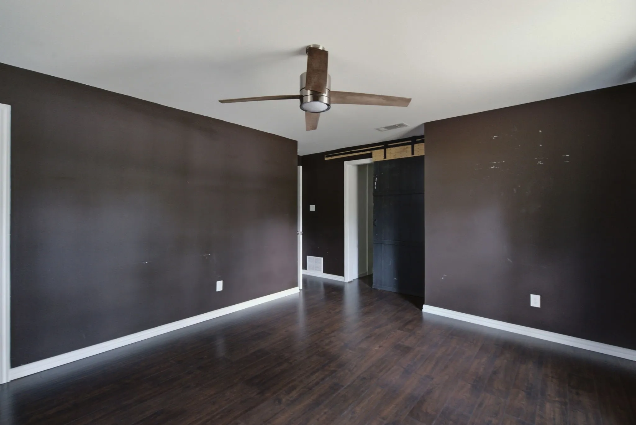 Single Family Residence For Sale in Tarrant County , 128 Redbird Lane N, Azle, Texas 76020, 3 Bedroom, 2 Bathroom, 2 Garage spaces, 1,857 Sqft, built in 1965, mls#21343258, Real Estate Agent in Azle, Homes For Sale in Tarrant county, Homes For Sale in Azle, Realtor in Azle Texas, Real Estate Brokerage Independent Realty Texas, Luminita Cordes Realtor