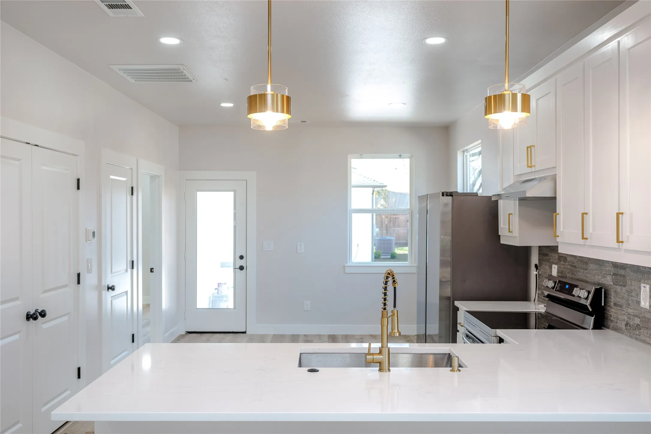 Single Family Residence For Rent in Denton County , 2231 Denison Street, Denton, Texas 76201, 4 Bedroom, 3 Bathroom, Garage spaces, 1,600 Sqft, built in 2024, mls#21341423, Real Estate Agent in Denton, Homes For Rent in Denton county, Homes For Rent in Denton, Realtor in Denton Texas, Real Estate Brokerage Independent Realty Texas, Luminita Cordes Realtor