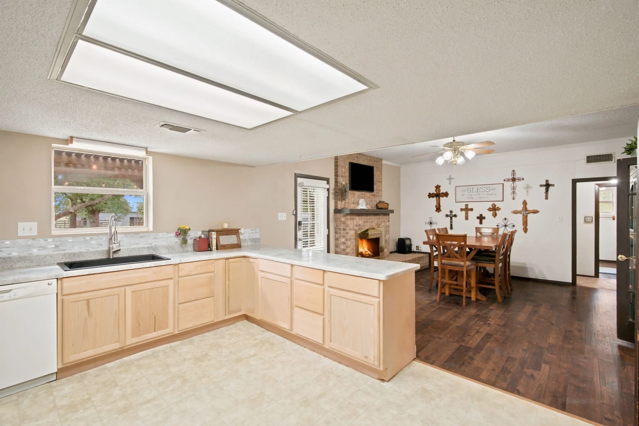Ranch For Sale in Eastland County , 618 Hwy 2731, Rising Star, Texas 76471, 0, 0, Garage spaces, 0 Sqft, built in 1980, mls#21342116, Real Estate Agent in Rising Star, Homes For Sale in Eastland county, Homes For Sale in Rising Star, Realtor in Rising Star Texas, Real Estate Brokerage Independent Realty Texas, Luminita Cordes Realtor