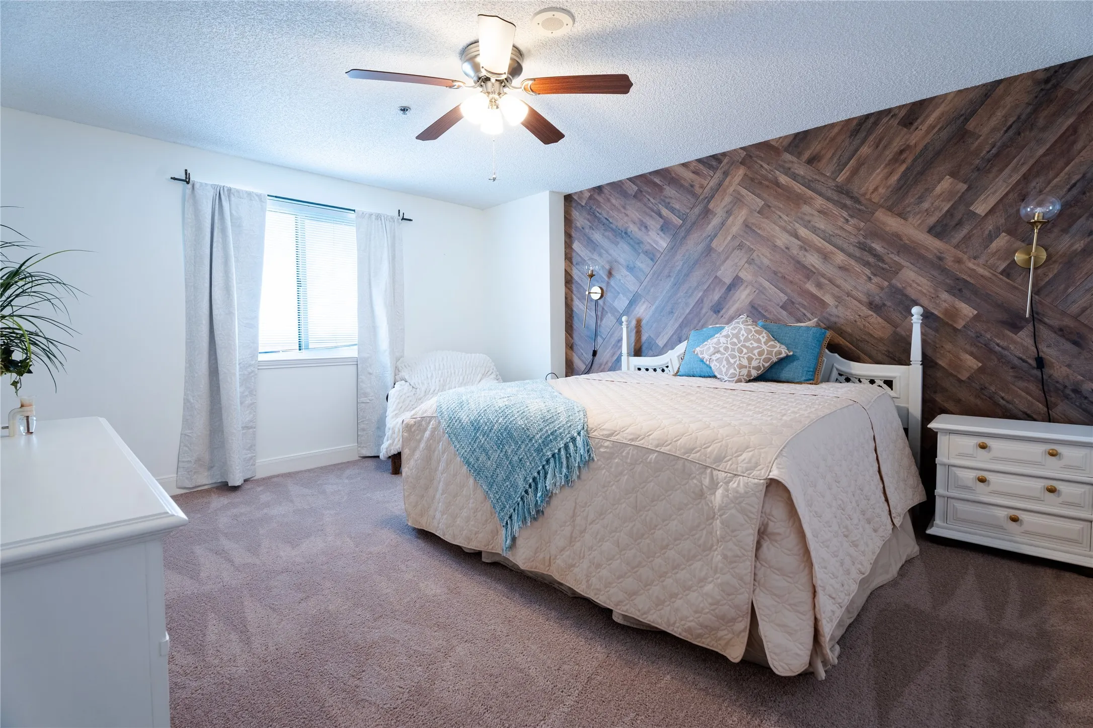 Condominium For Sale in Tarrant County , 3575 Lone Star Circle 802, Fort Worth, Texas 76177, 2 Bedroom, 2 Bathroom, 2 Garage spaces, 1,650 Sqft, built in 1997, mls#21342145, Real Estate Agent in Fort Worth, Homes For Sale in Tarrant county, Homes For Sale in Fort Worth, Realtor in Fort Worth Texas, Real Estate Brokerage Independent Realty Texas, Luminita Cordes Realtor