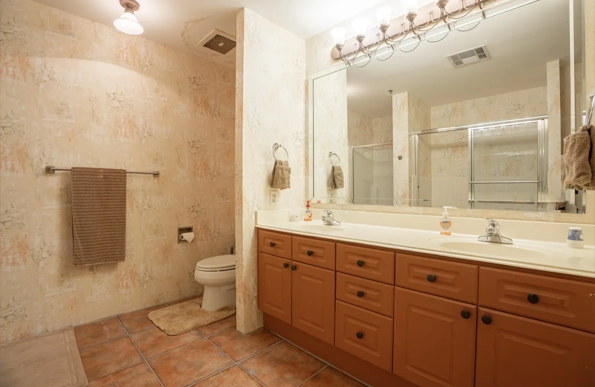 Condominium For Sale in Tarrant County , 3575 Lone Star Circle 802, Fort Worth, Texas 76177, 2 Bedroom, 2 Bathroom, 2 Garage spaces, 1,650 Sqft, built in 1997, mls#21342145, Real Estate Agent in Fort Worth, Homes For Sale in Tarrant county, Homes For Sale in Fort Worth, Realtor in Fort Worth Texas, Real Estate Brokerage Independent Realty Texas, Luminita Cordes Realtor