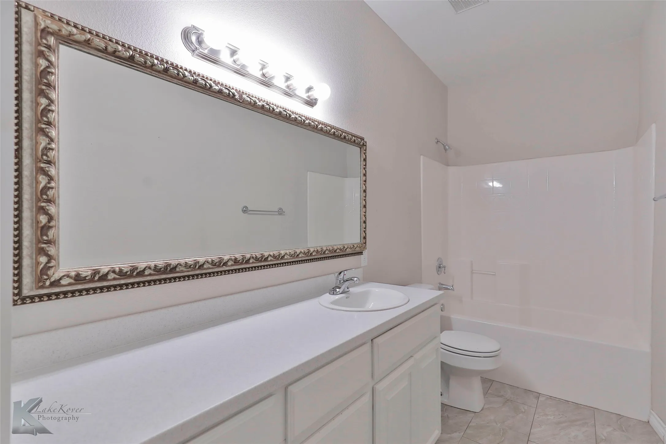 Single Family Residence For Rent in Taylor County , 342 Pilgrim Road, Abilene, Texas 79602, 4 Bedroom, 3 Bathroom, 2 Garage spaces, 2,613 Sqft, built in 2004, mls#21343273, Real Estate Agent in Abilene, Homes For Rent in Taylor county, Homes For Rent in Abilene, Realtor in Abilene Texas, Real Estate Brokerage Independent Realty Texas, Luminita Cordes Realtor