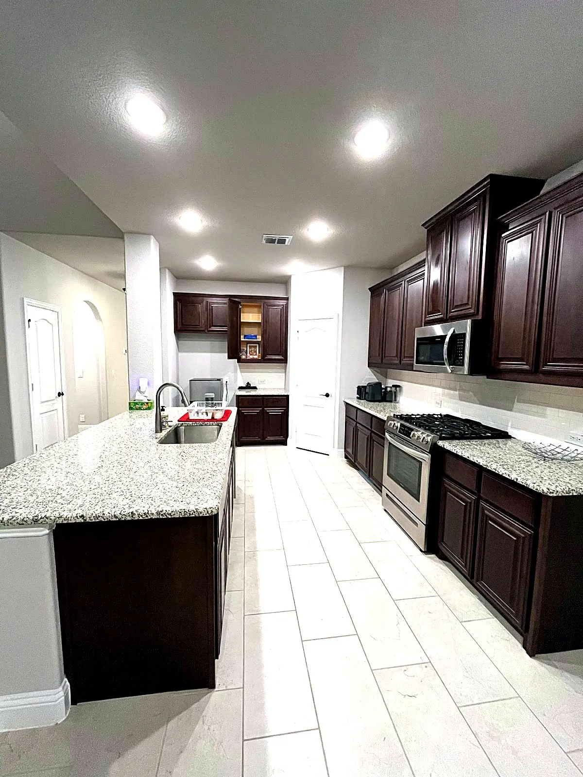 Single Family Residence For Rent in Denton County , 2909 Parkwood Circle, Denton, Texas 76226, 5 Bedroom, 4 Bathroom, 2 Garage spaces, 3,429 Sqft, built in 2022, mls#21343175, Real Estate Agent in Denton, Homes For Rent in Denton county, Homes For Rent in Denton, Realtor in Denton Texas, Real Estate Brokerage Independent Realty Texas, Luminita Cordes Realtor