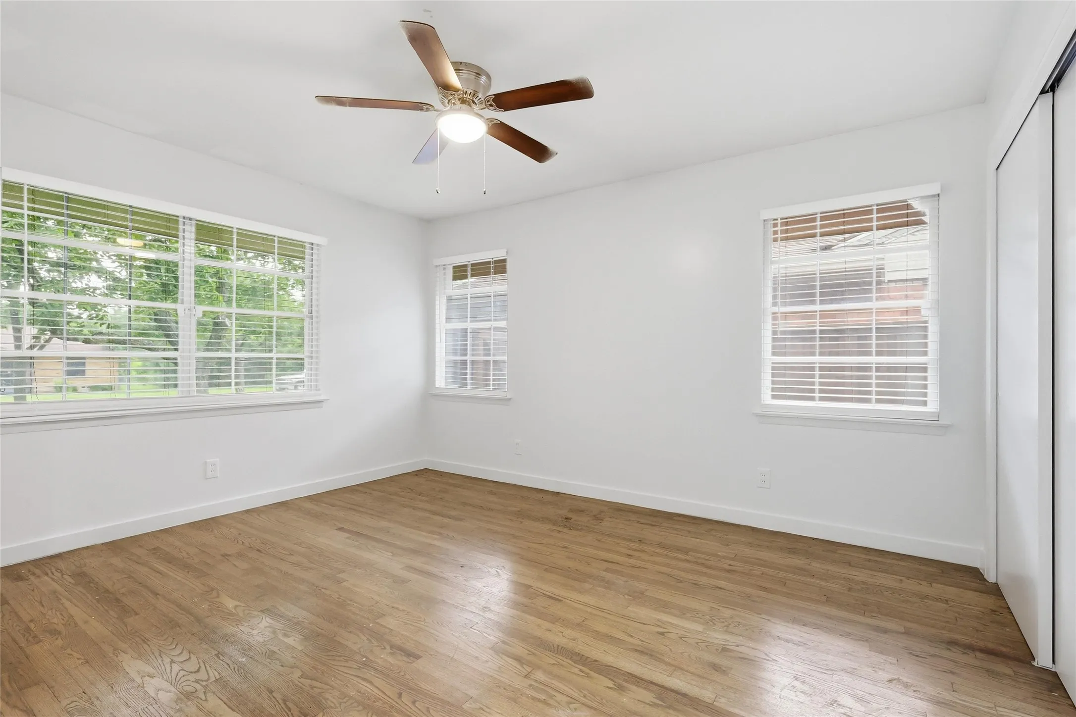Single Family Residence For Rent in Dallas County , 2010 Swansee Drive, Dallas, Texas 75232, 3 Bedroom, 3 Bathroom, Garage spaces, 2,038 Sqft, built in 1958, mls#21340713, Real Estate Agent in Dallas, Homes For Rent in Dallas county, Homes For Rent in Dallas, Realtor in Dallas Texas, Real Estate Brokerage Independent Realty Texas, Luminita Cordes Realtor