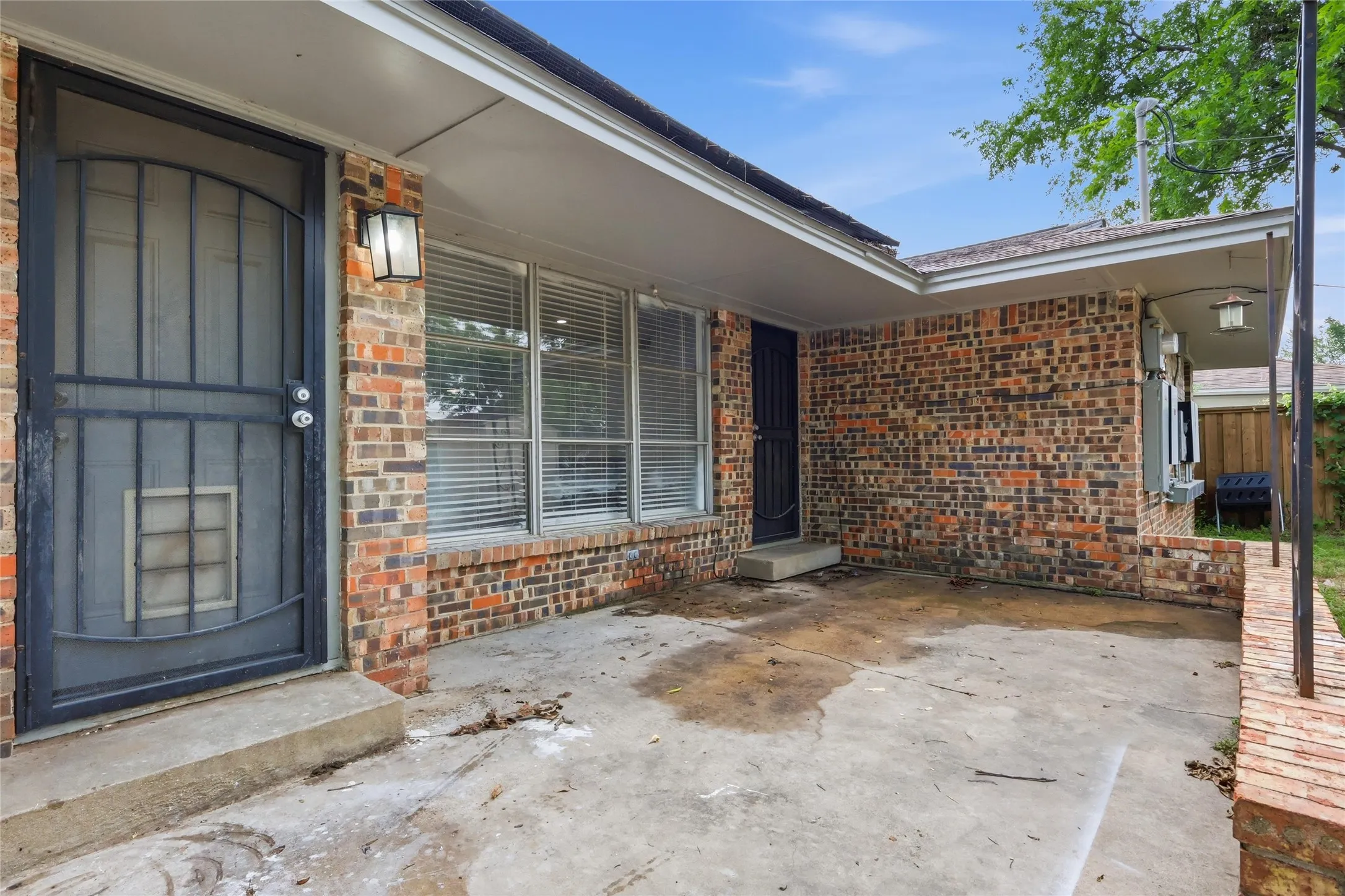 Single Family Residence For Rent in Dallas County , 2010 Swansee Drive, Dallas, Texas 75232, 3 Bedroom, 3 Bathroom, Garage spaces, 2,038 Sqft, built in 1958, mls#21340713, Real Estate Agent in Dallas, Homes For Rent in Dallas county, Homes For Rent in Dallas, Realtor in Dallas Texas, Real Estate Brokerage Independent Realty Texas, Luminita Cordes Realtor