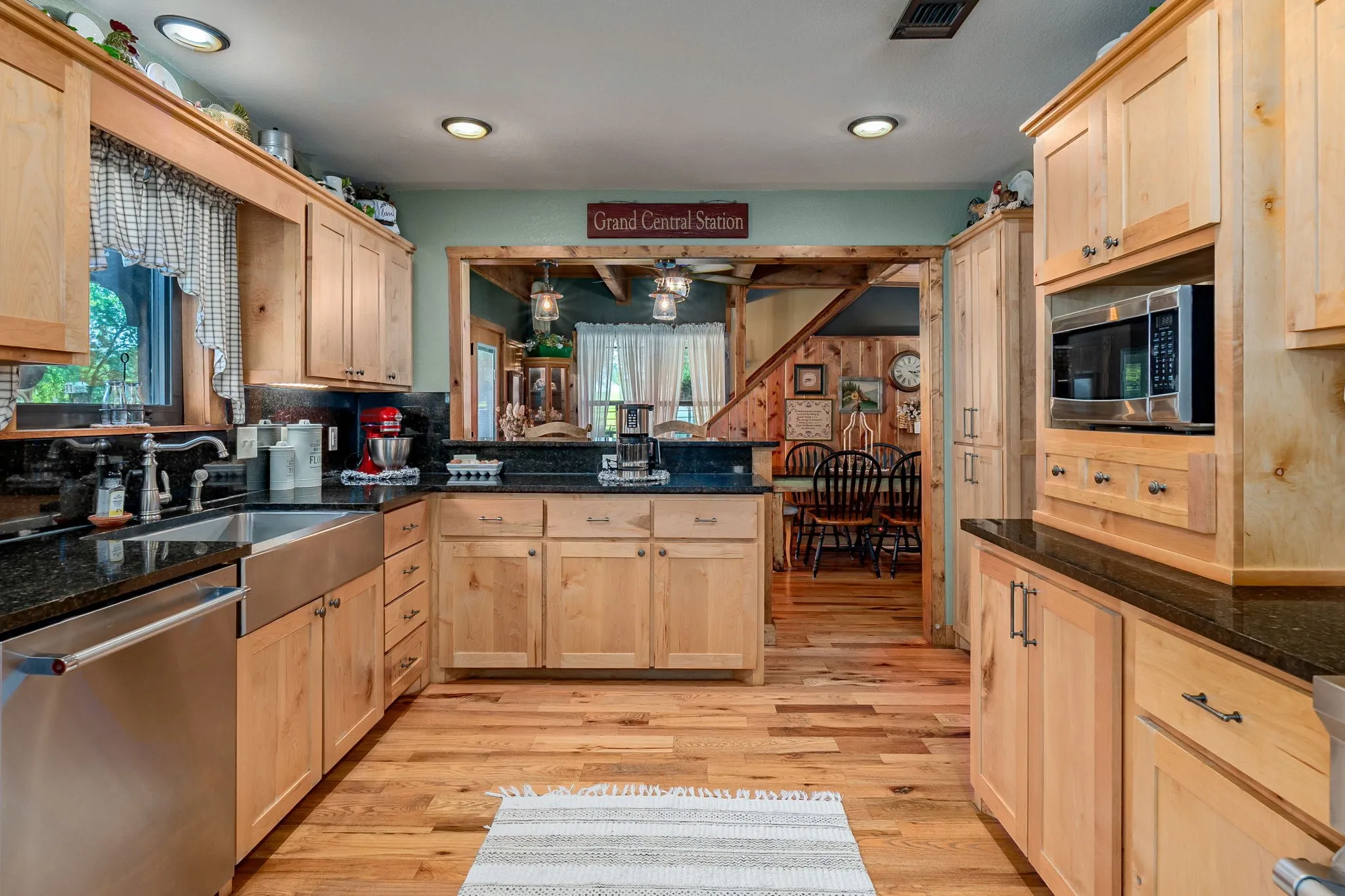 Single Family Residence For Sale in Collin County , 14392 State Highway 78 N, Blue Ridge, Texas 75424, 3 Bedroom, 3 Bathroom, Garage spaces, 2,438 Sqft, built in 1983, mls#21341040, Real Estate Agent in Blue Ridge, Homes For Sale in Collin county, Homes For Sale in Blue Ridge, Realtor in Blue Ridge Texas, Real Estate Brokerage Independent Realty Texas, Luminita Cordes Realtor