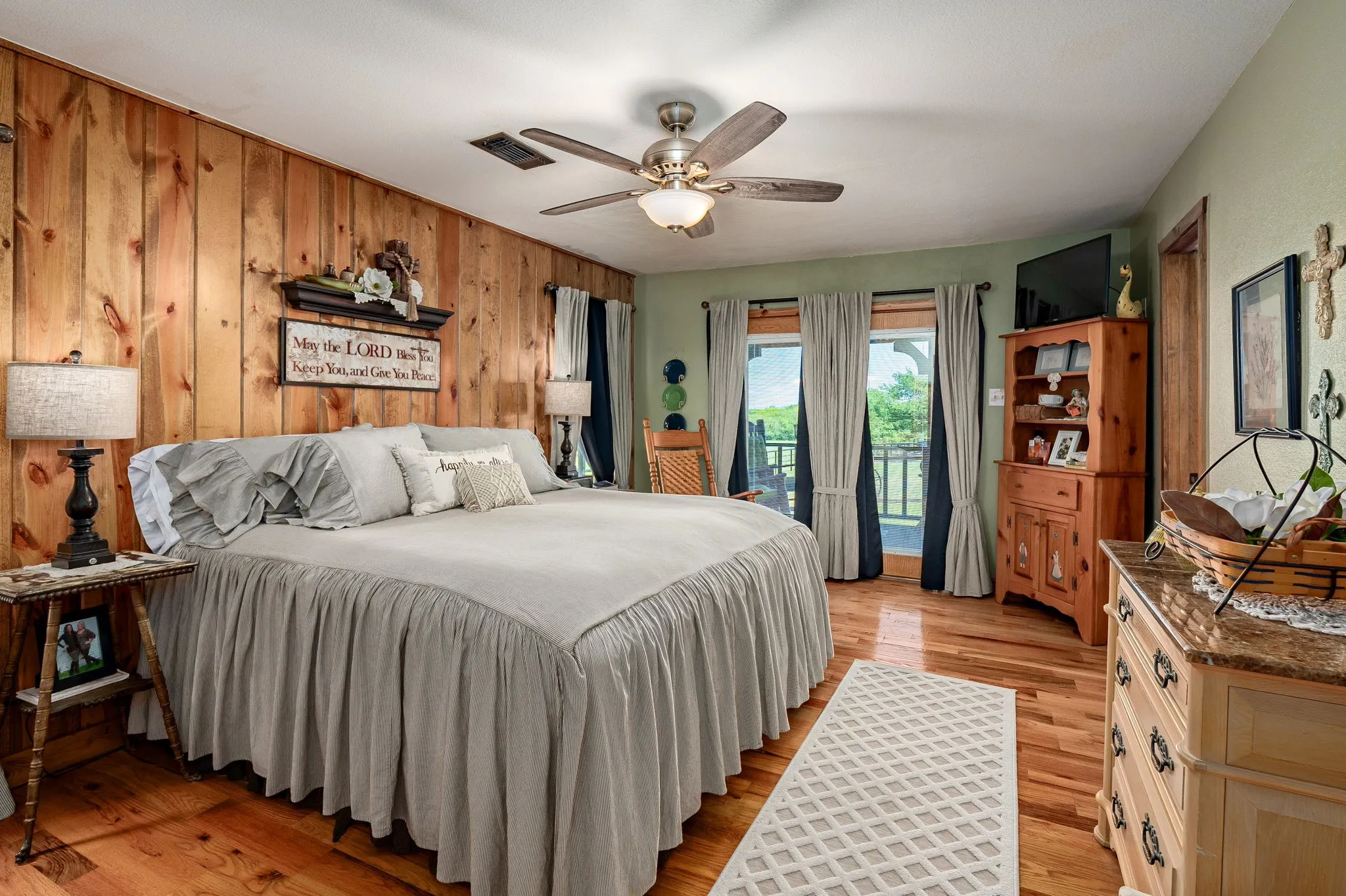 Single Family Residence For Sale in Collin County , 14392 State Highway 78 N, Blue Ridge, Texas 75424, 3 Bedroom, 3 Bathroom, Garage spaces, 2,438 Sqft, built in 1983, mls#21341040, Real Estate Agent in Blue Ridge, Homes For Sale in Collin county, Homes For Sale in Blue Ridge, Realtor in Blue Ridge Texas, Real Estate Brokerage Independent Realty Texas, Luminita Cordes Realtor