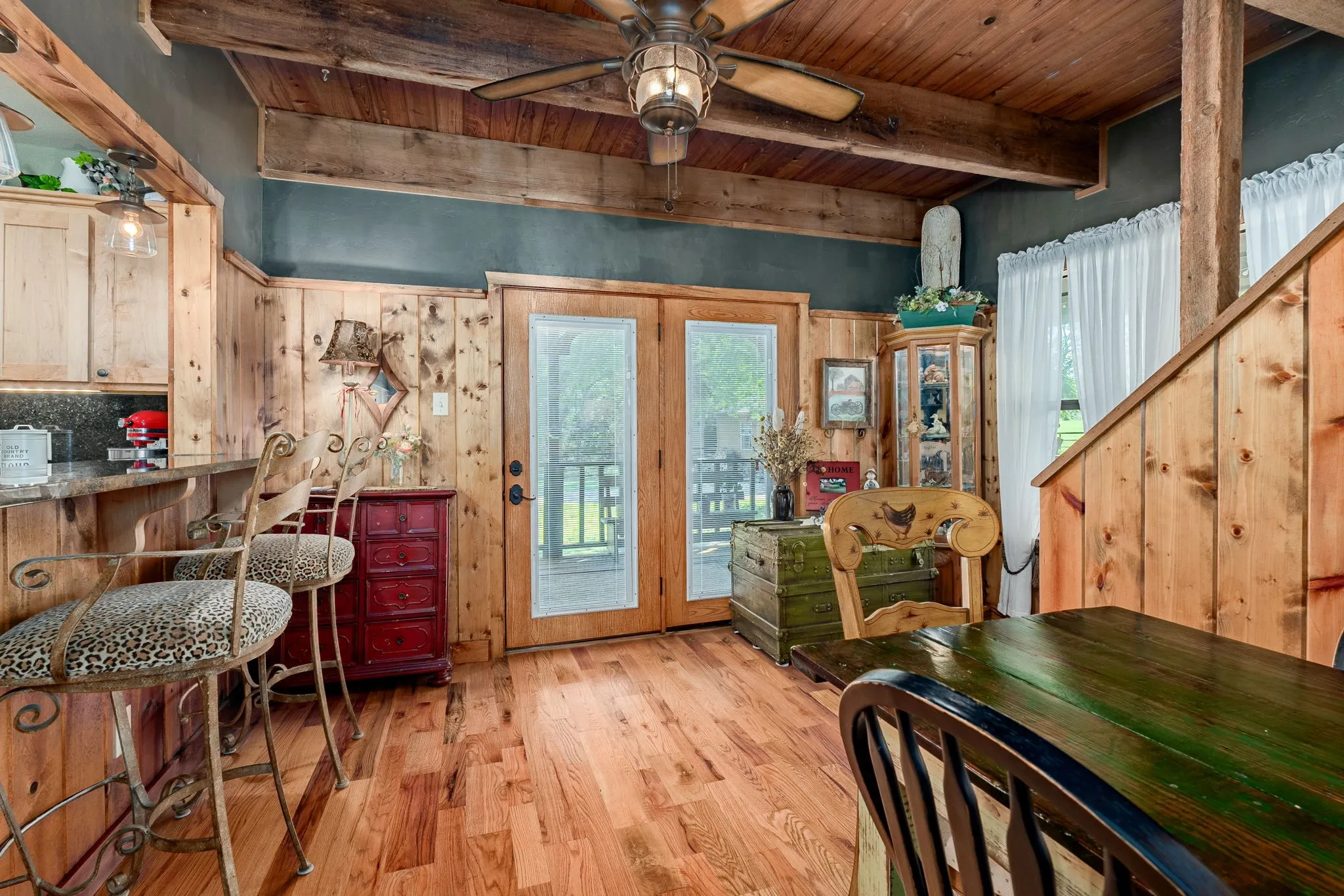 Single Family Residence For Sale in Collin County , 14392 State Highway 78 N, Blue Ridge, Texas 75424, 3 Bedroom, 3 Bathroom, Garage spaces, 2,438 Sqft, built in 1983, mls#21341040, Real Estate Agent in Blue Ridge, Homes For Sale in Collin county, Homes For Sale in Blue Ridge, Realtor in Blue Ridge Texas, Real Estate Brokerage Independent Realty Texas, Luminita Cordes Realtor