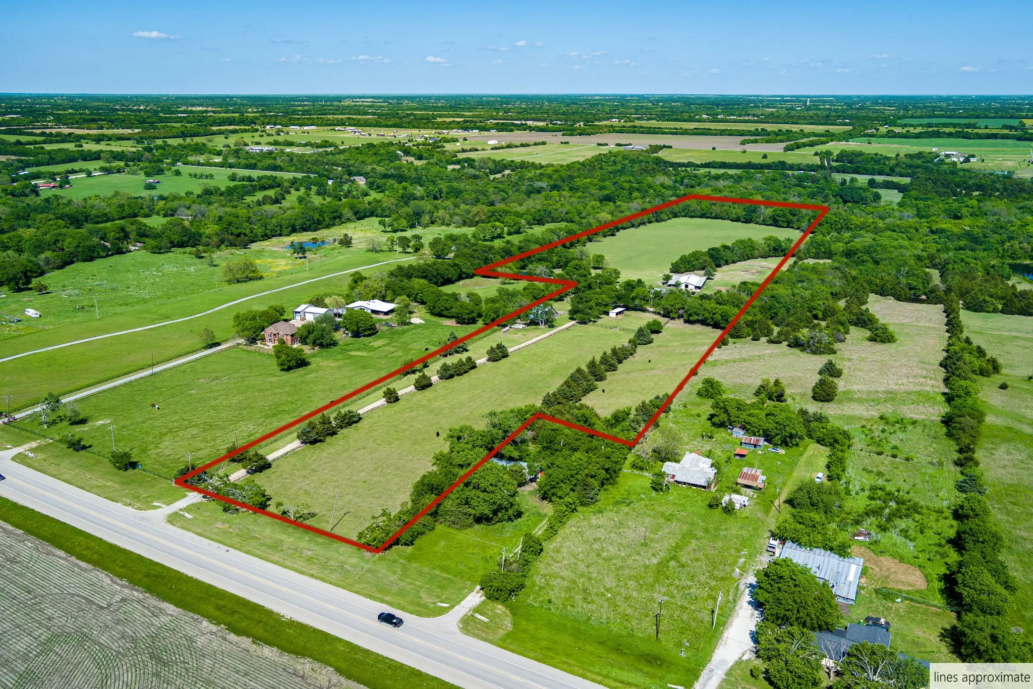 Single Family Residence For Sale in Collin County , 14392 State Highway 78 N, Blue Ridge, Texas 75424, 3 Bedroom, 3 Bathroom, Garage spaces, 2,438 Sqft, built in 1983, mls#21341040, Real Estate Agent in Blue Ridge, Homes For Sale in Collin county, Homes For Sale in Blue Ridge, Realtor in Blue Ridge Texas, Real Estate Brokerage Independent Realty Texas, Luminita Cordes Realtor