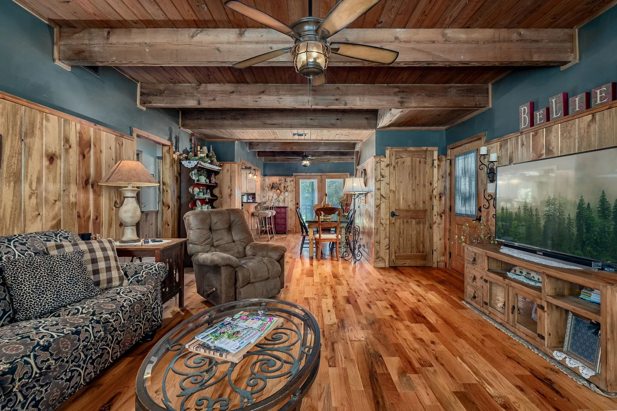 Single Family Residence For Sale in Collin County , 14392 State Highway 78 N, Blue Ridge, Texas 75424, 3 Bedroom, 3 Bathroom, Garage spaces, 2,438 Sqft, built in 1983, mls#21341040, Real Estate Agent in Blue Ridge, Homes For Sale in Collin county, Homes For Sale in Blue Ridge, Realtor in Blue Ridge Texas, Real Estate Brokerage Independent Realty Texas, Luminita Cordes Realtor